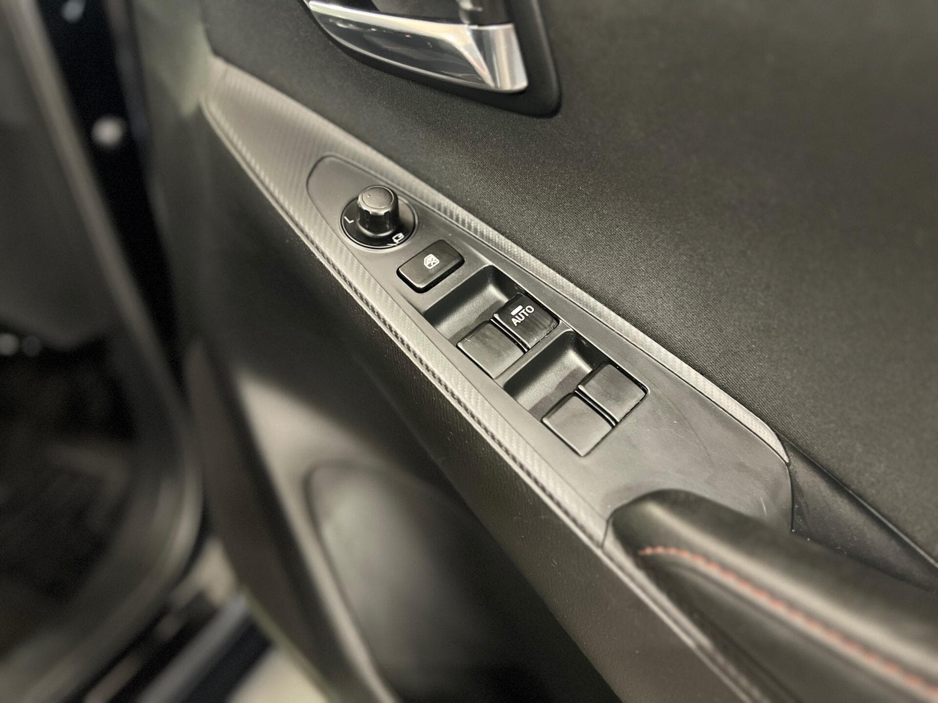 2016 Mazda Mazda2 - Thumbnail 25