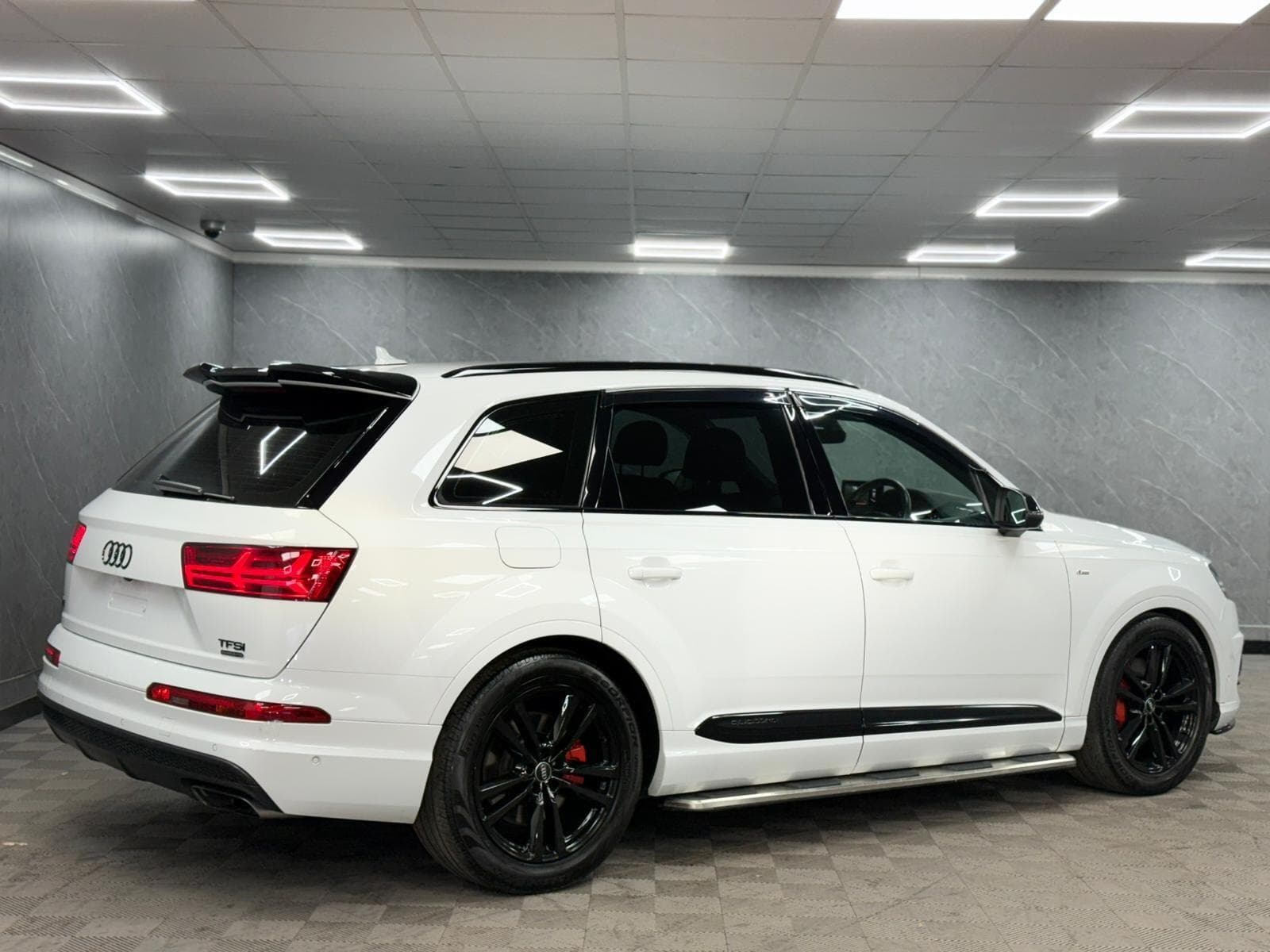 2017 Audi Q7 - Thumbnail 27