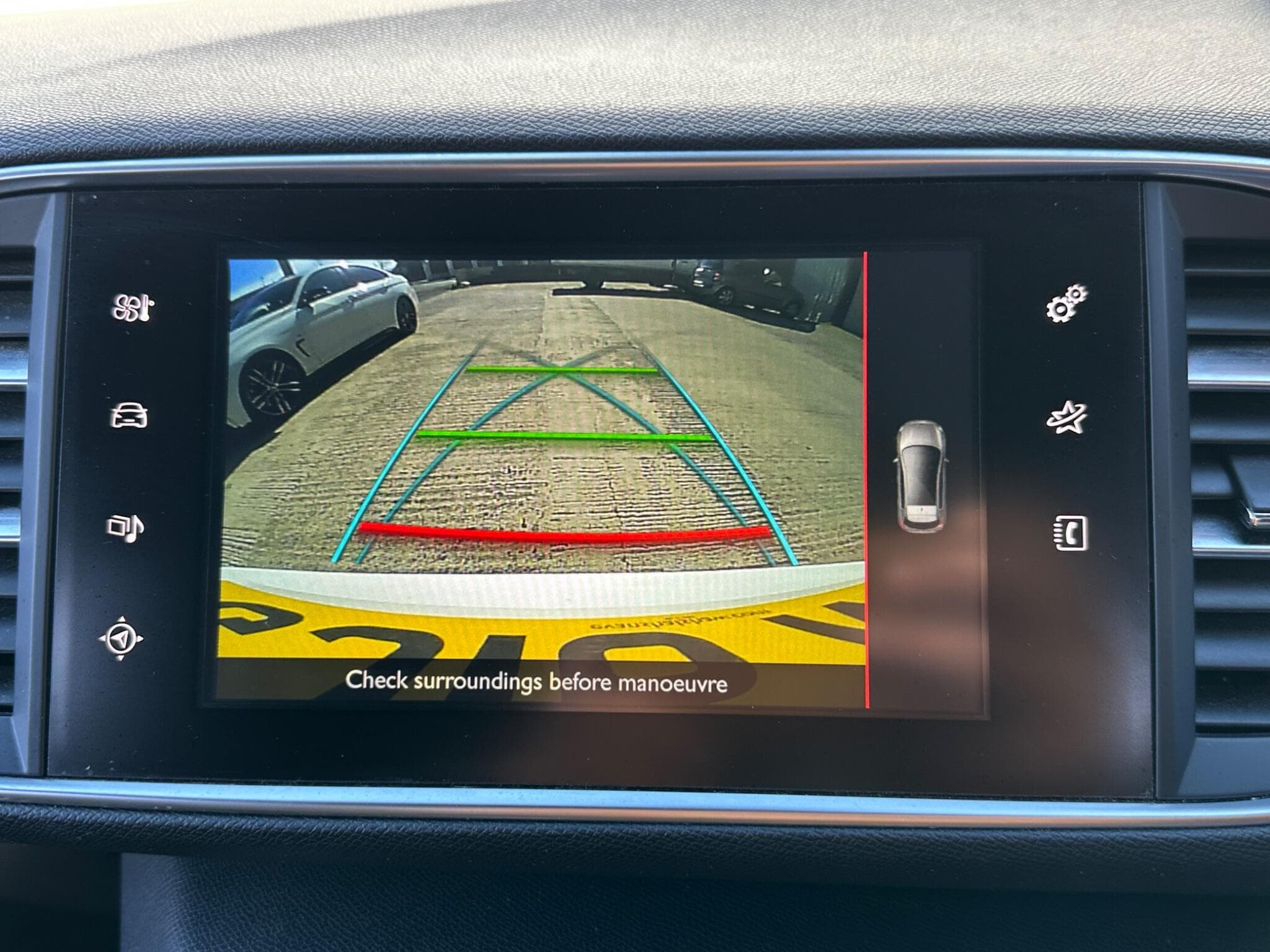 2016 Peugeot 308 - Thumbnail 12