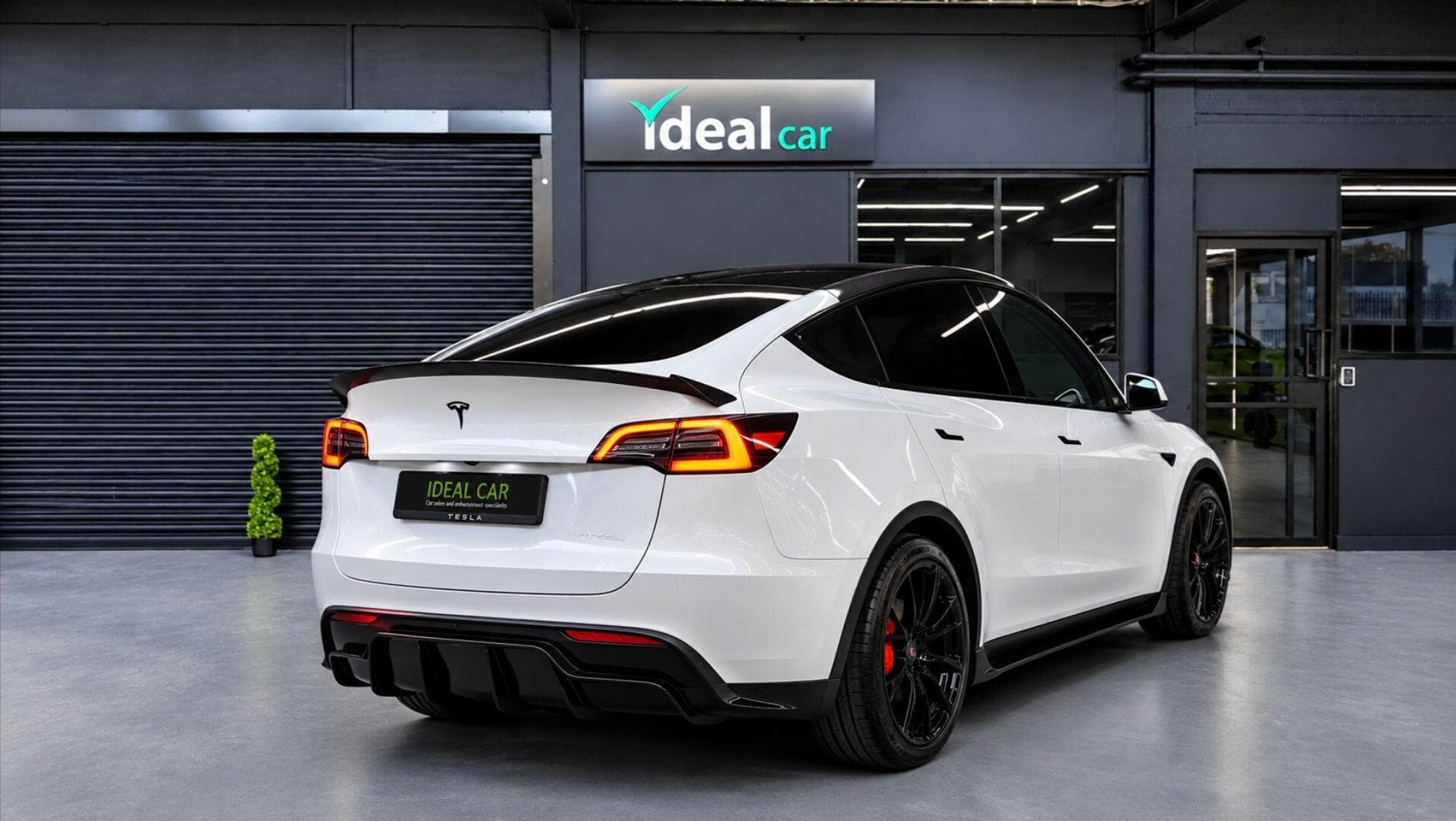 2022 Tesla Model Y - Thumbnail 9