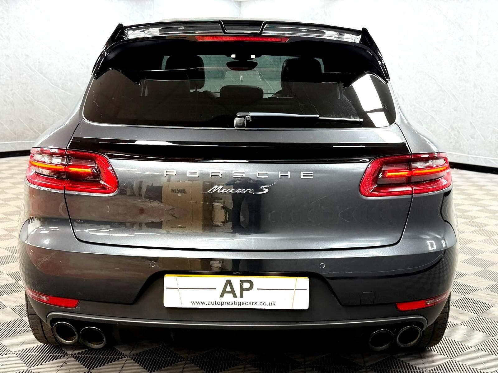 2017 Porsche Macan - Thumbnail 20