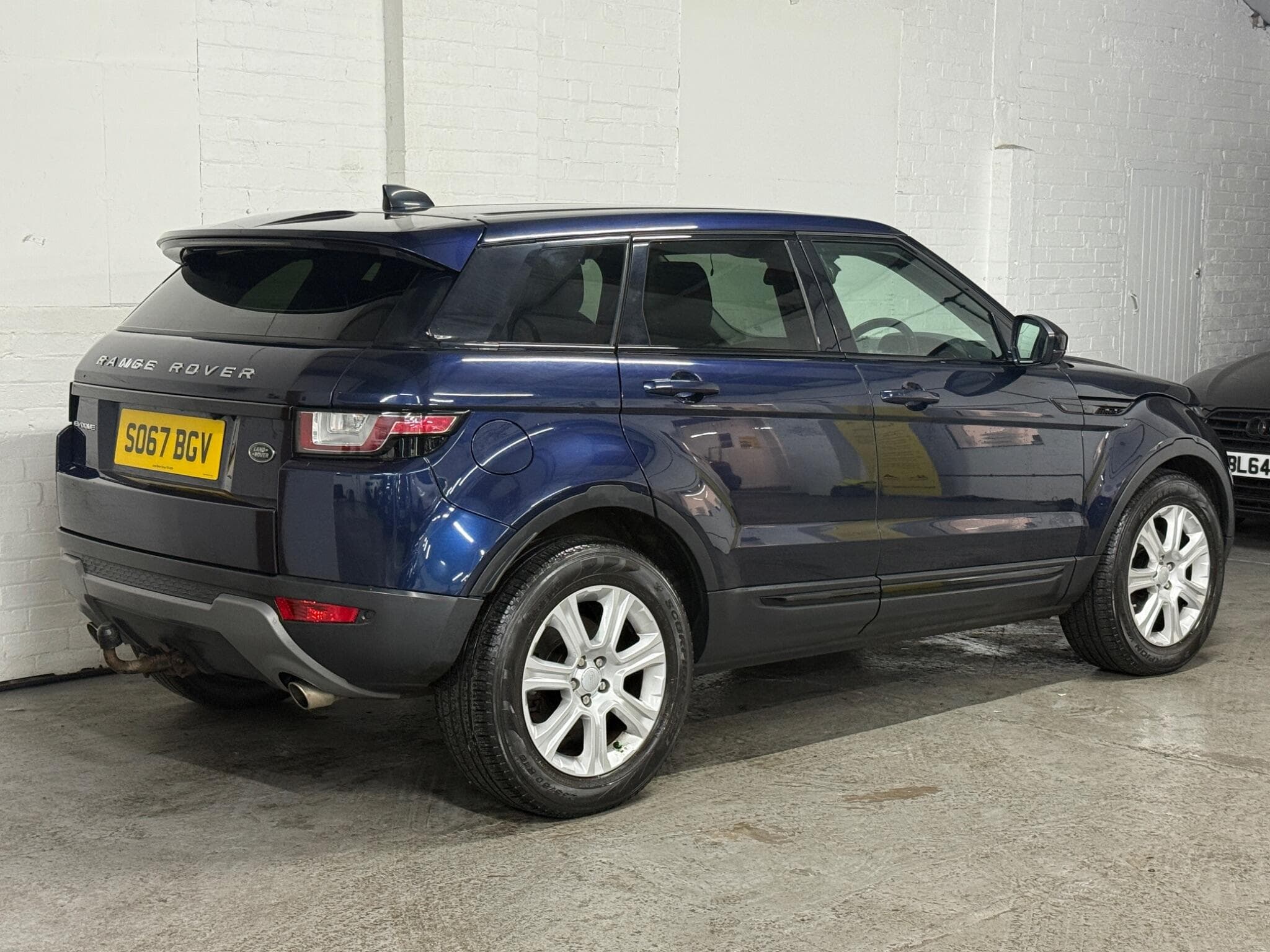 2017 Land Rover Range Rover Evoque - Thumbnail 11