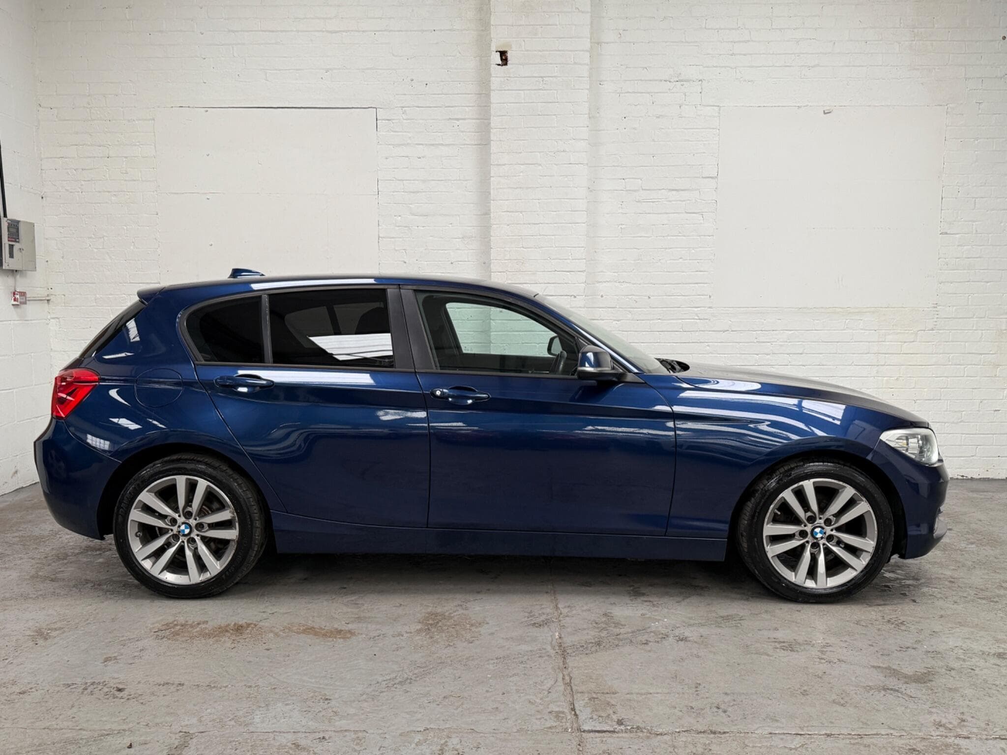 2016 BMW 1 Series - Thumbnail 8