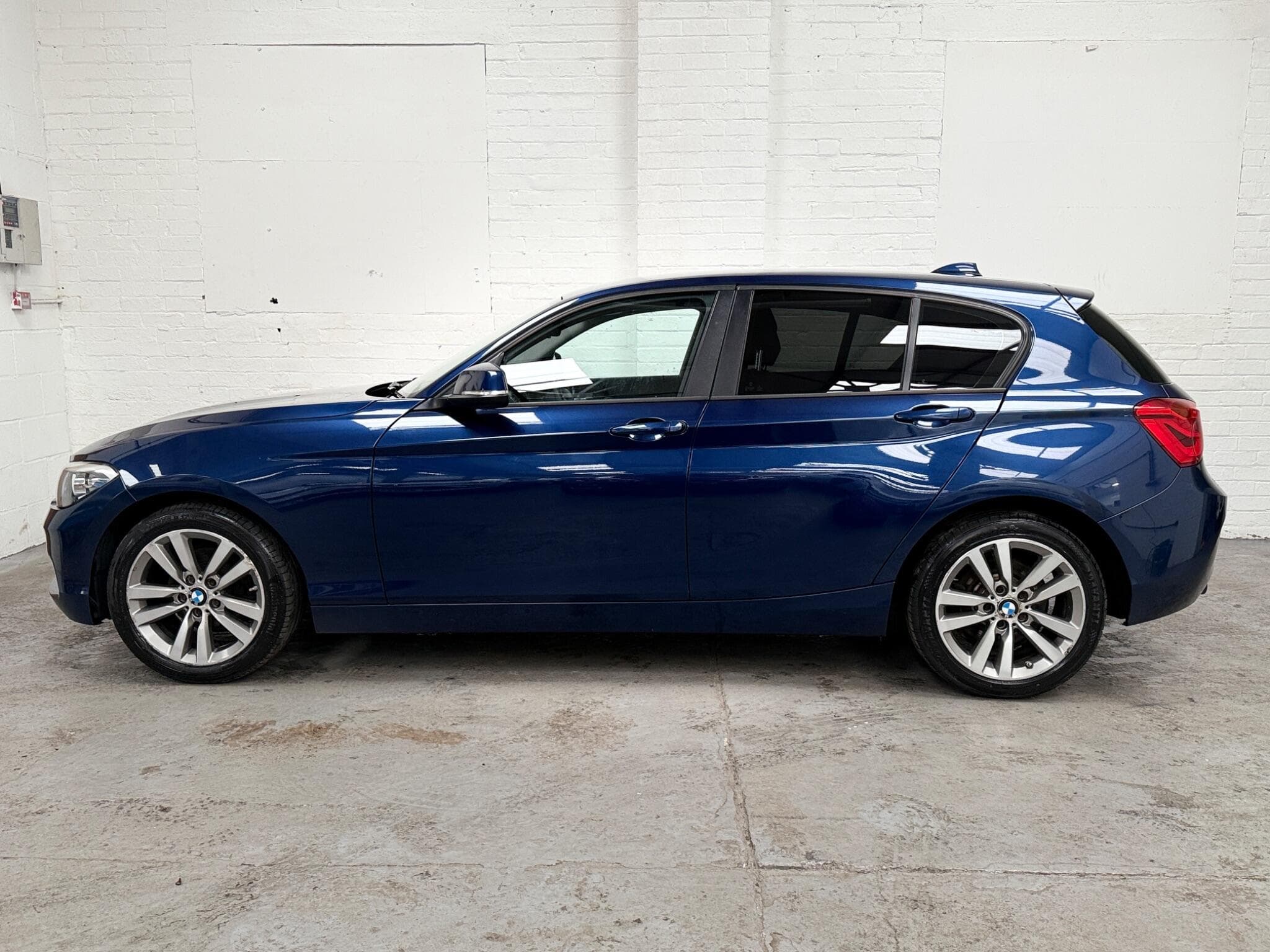 2016 BMW 1 Series - Thumbnail 6