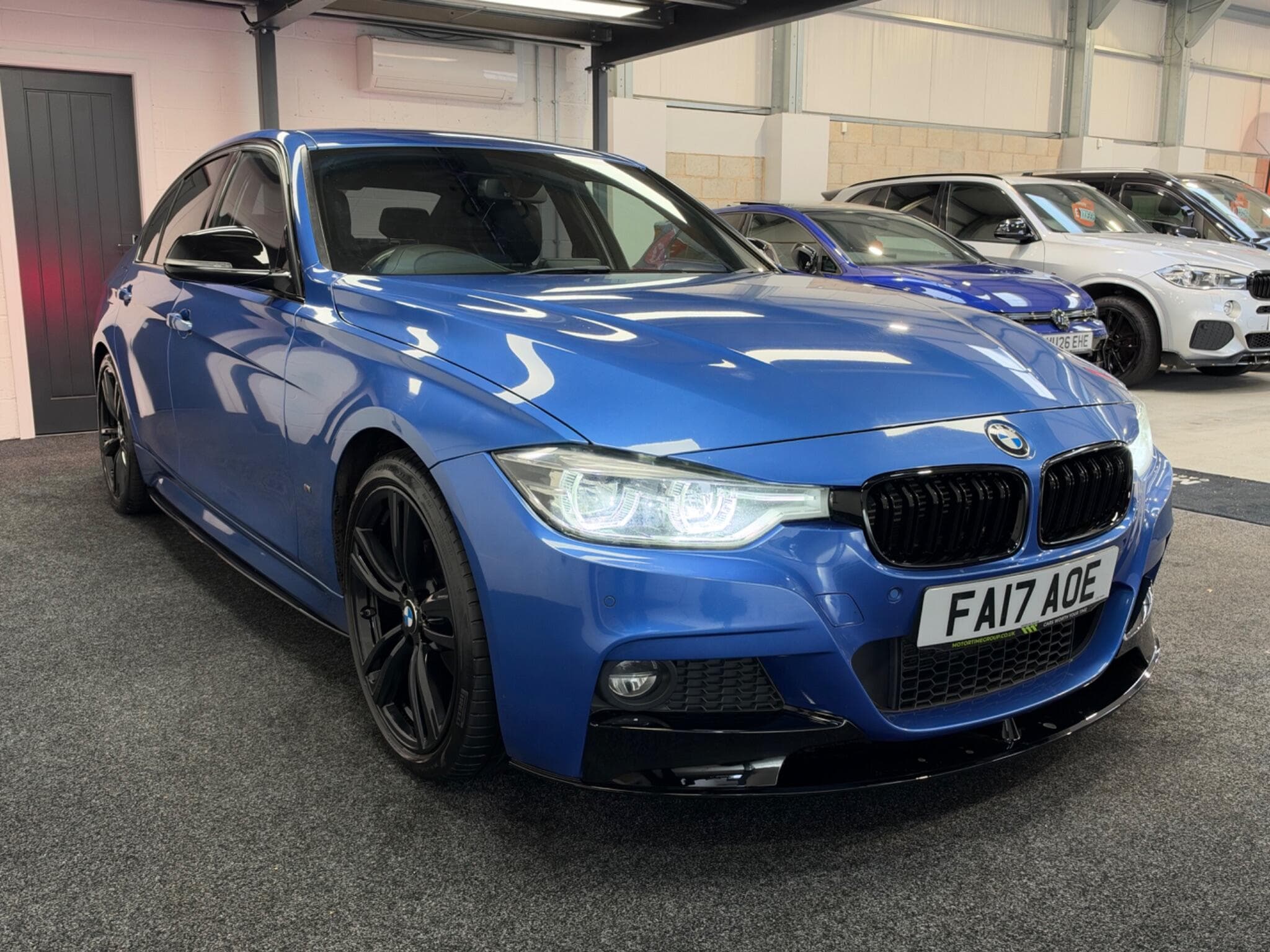 2017 BMW 3 Series - Image 2
