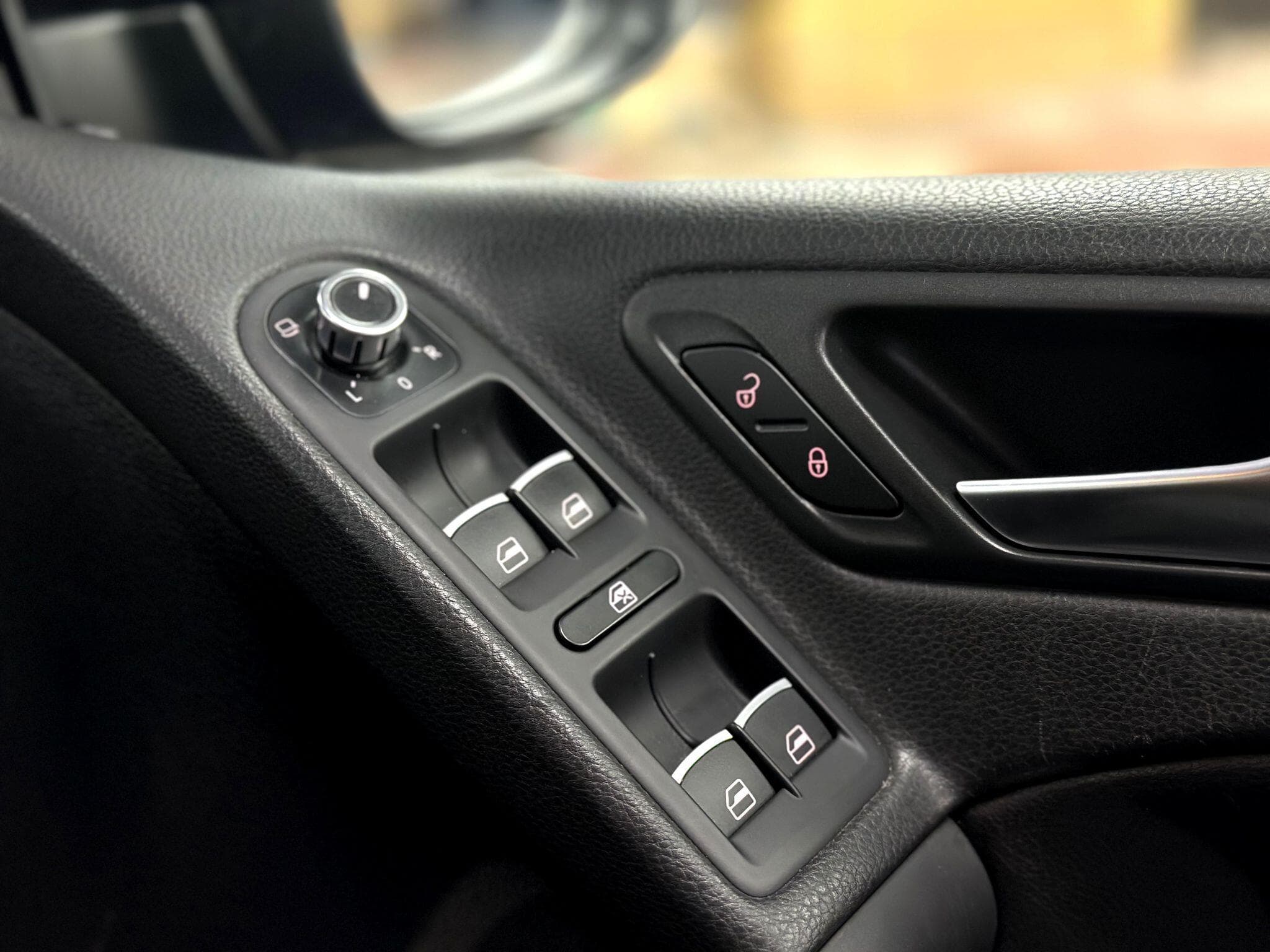 2011 Volkswagen Golf - Thumbnail 34
