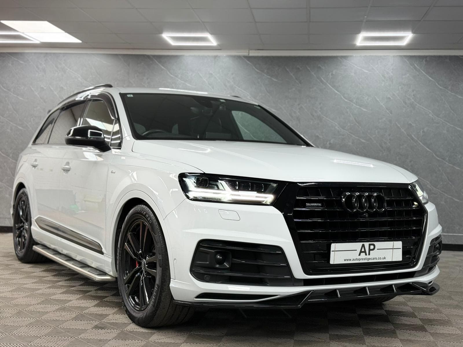 2017 Audi Q7 - Thumbnail 5