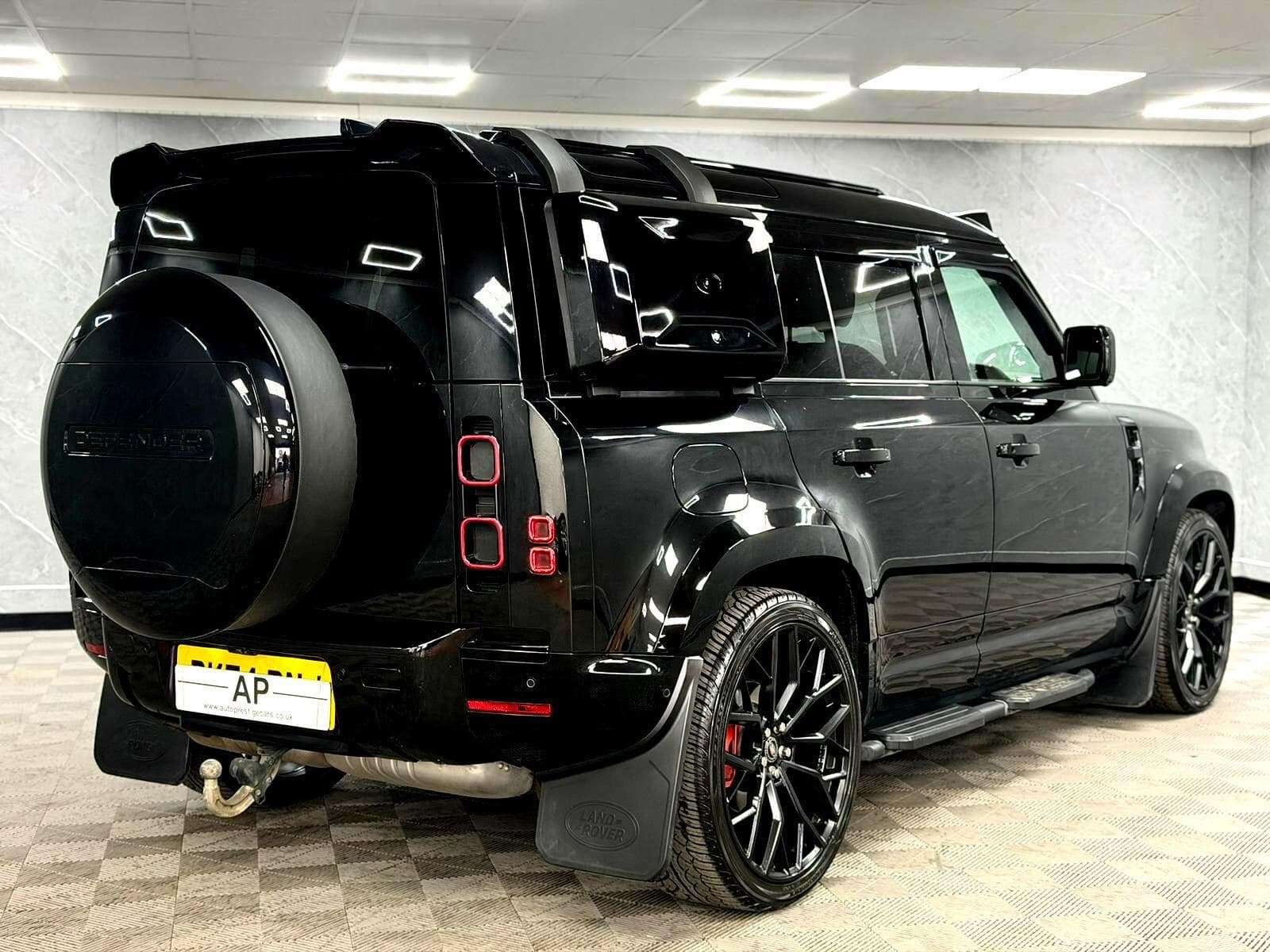 2024 Land Rover Defender 110 - Thumbnail 25