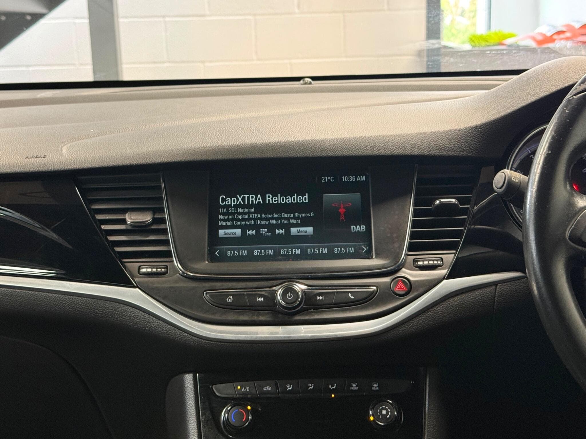 2016 Vauxhall Astra - Thumbnail 27