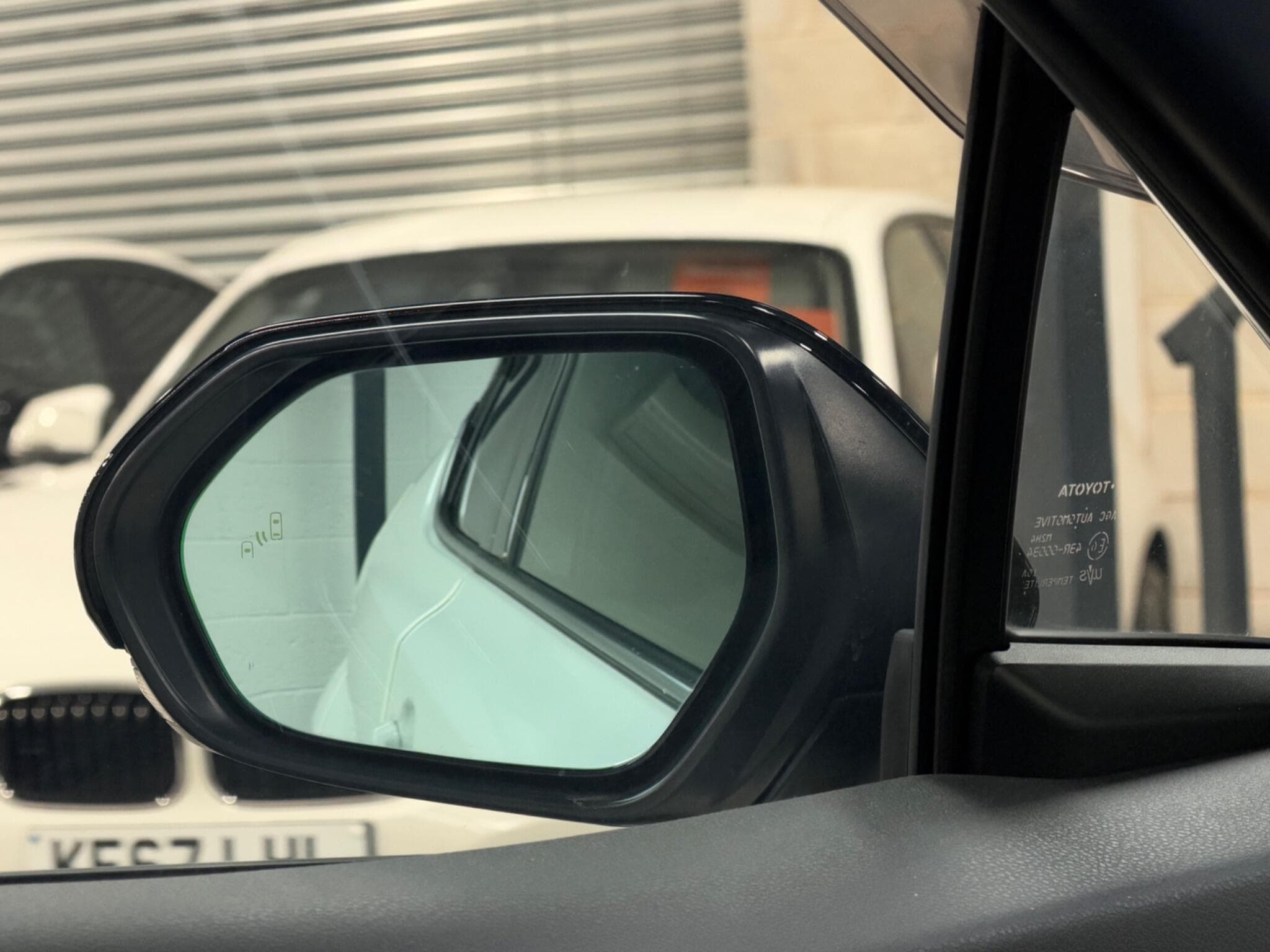 2022 Toyota C-HR - Thumbnail 34