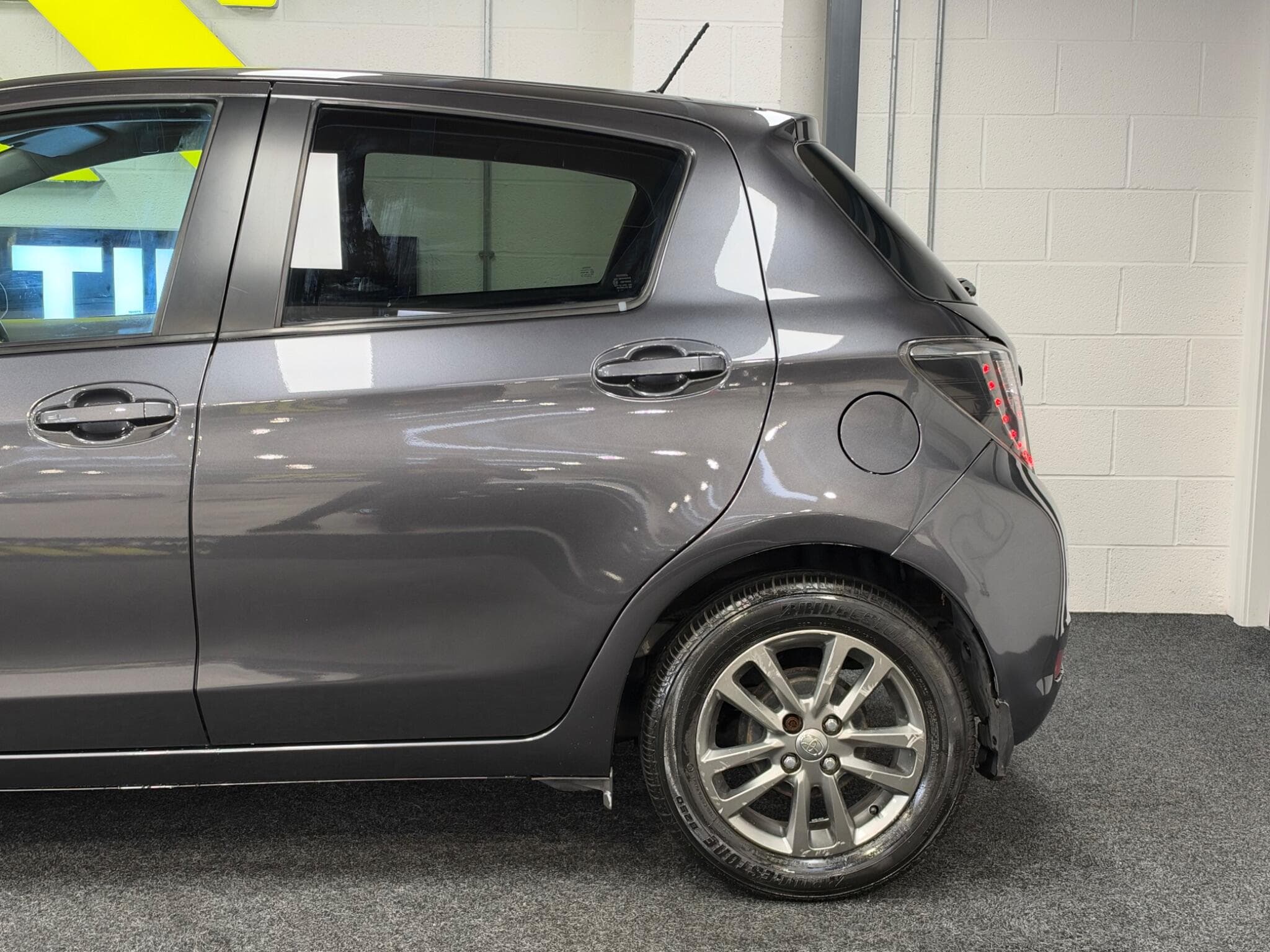 2014 Toyota Yaris - Thumbnail 36