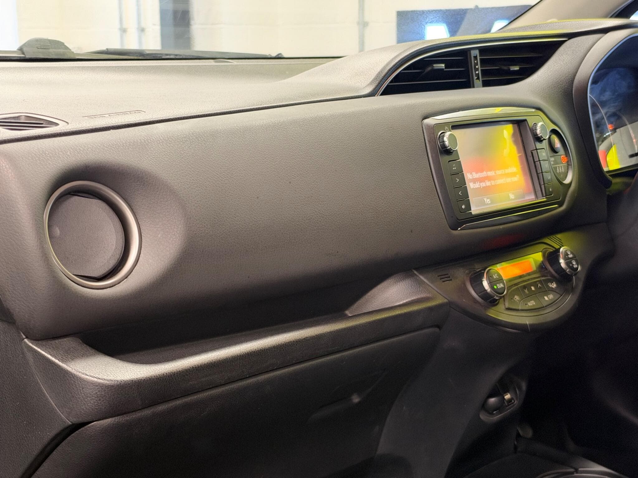 2014 Toyota Yaris - Thumbnail 48