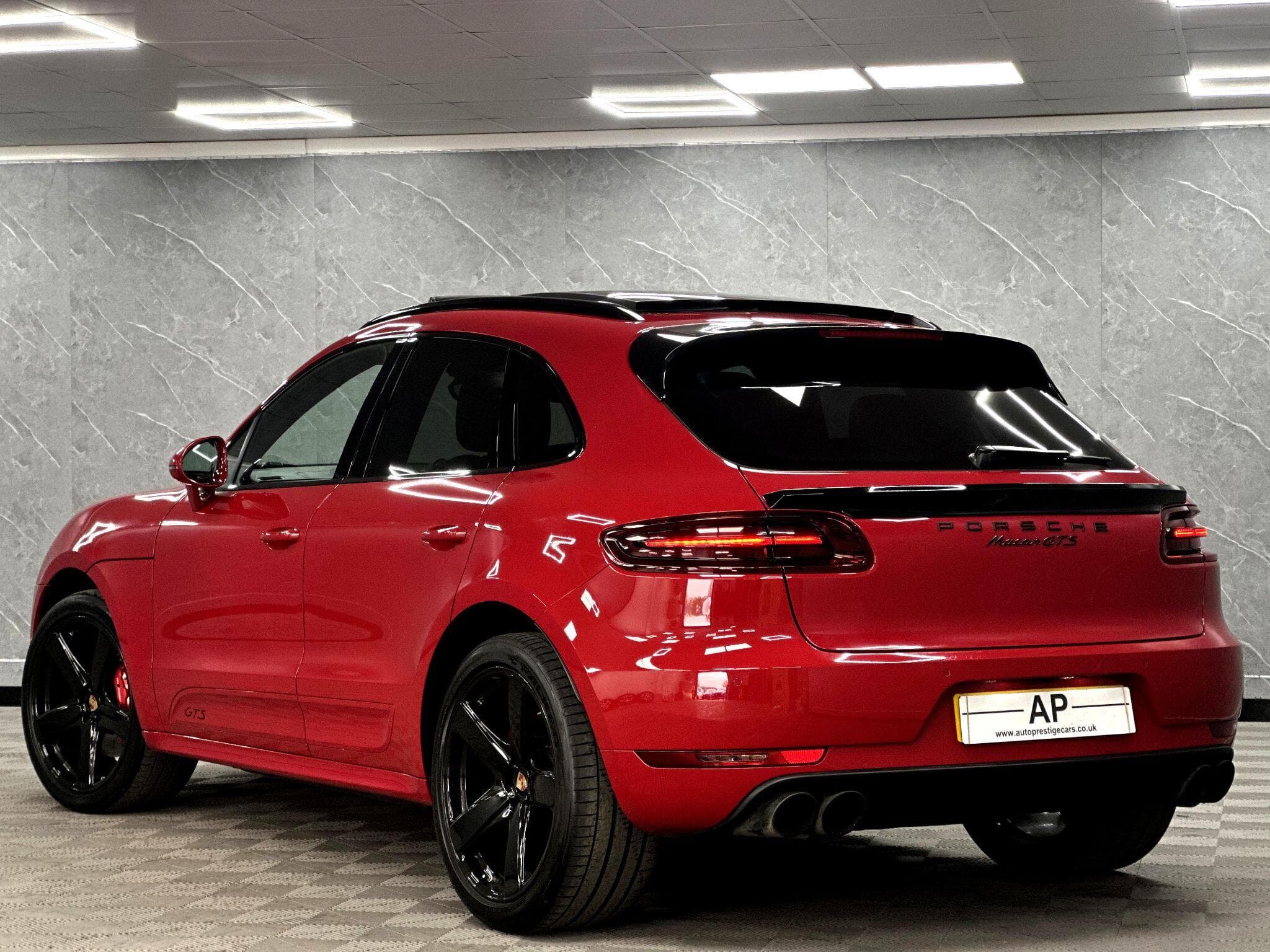 2016 Porsche Macan - Thumbnail 18