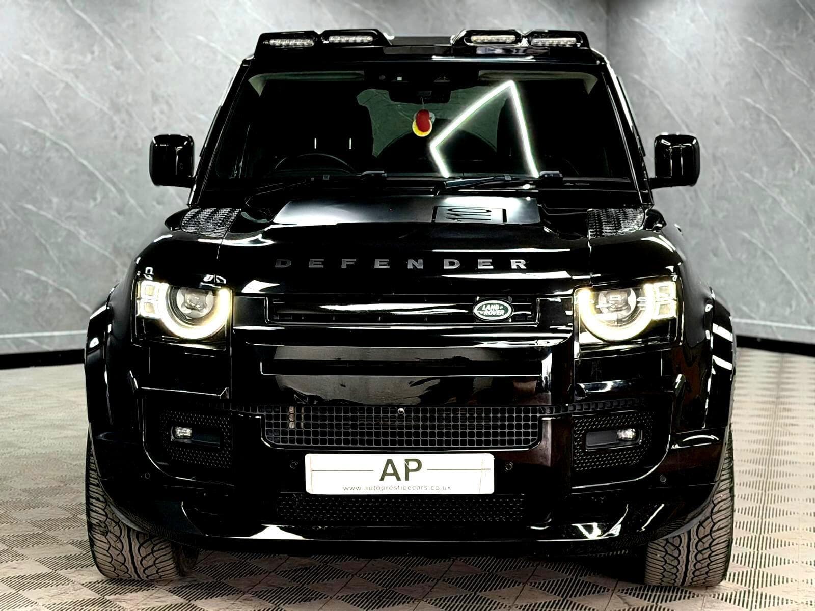 2024 Land Rover Defender 110 - Thumbnail 11