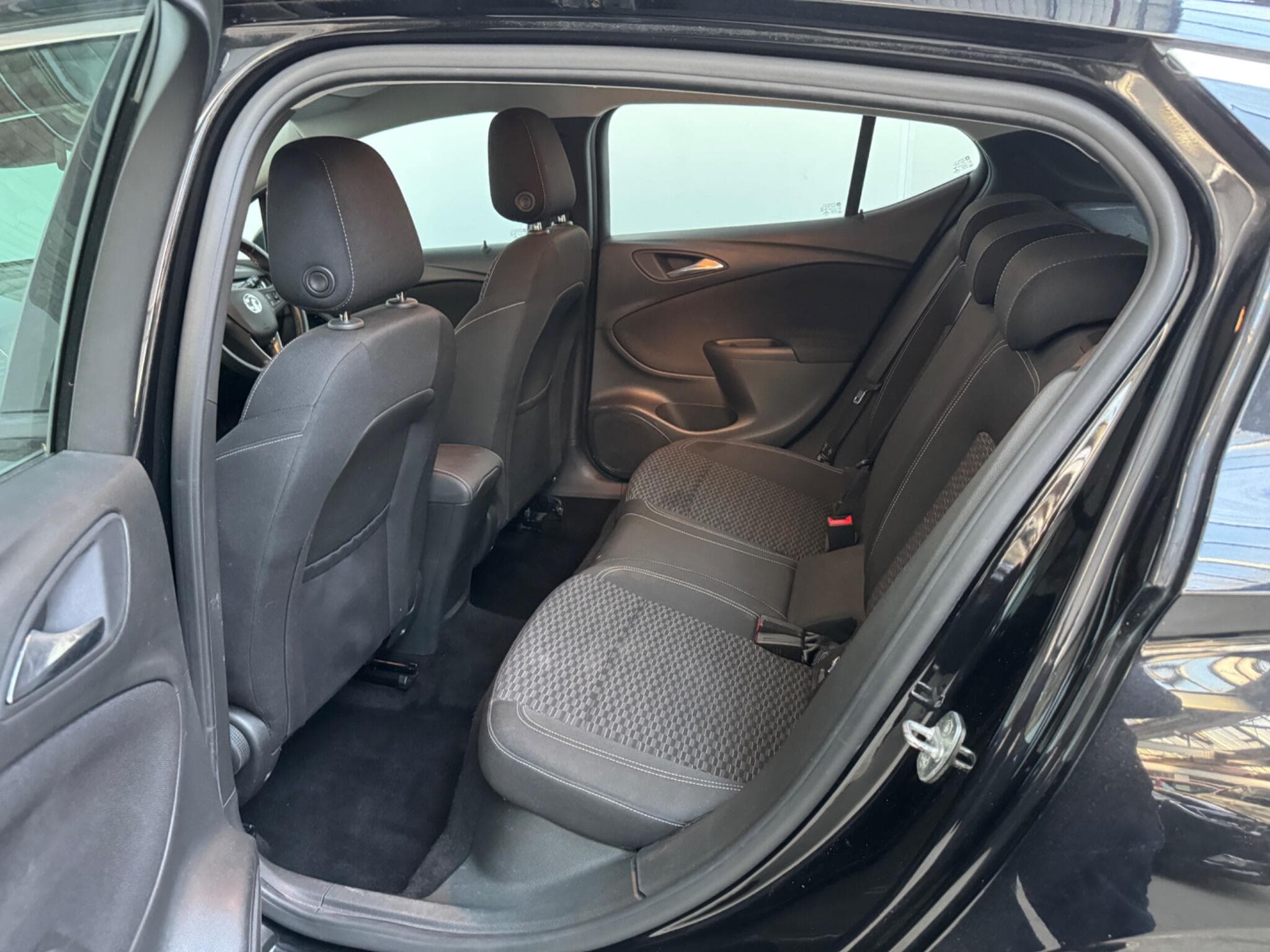 2019 Vauxhall Astra - Thumbnail 11