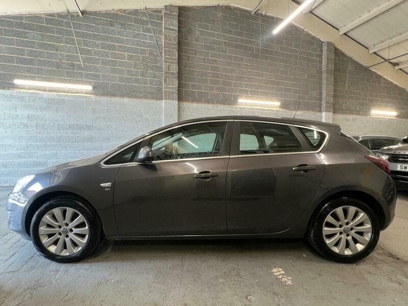 2012 Vauxhall Astra - Thumbnail 11