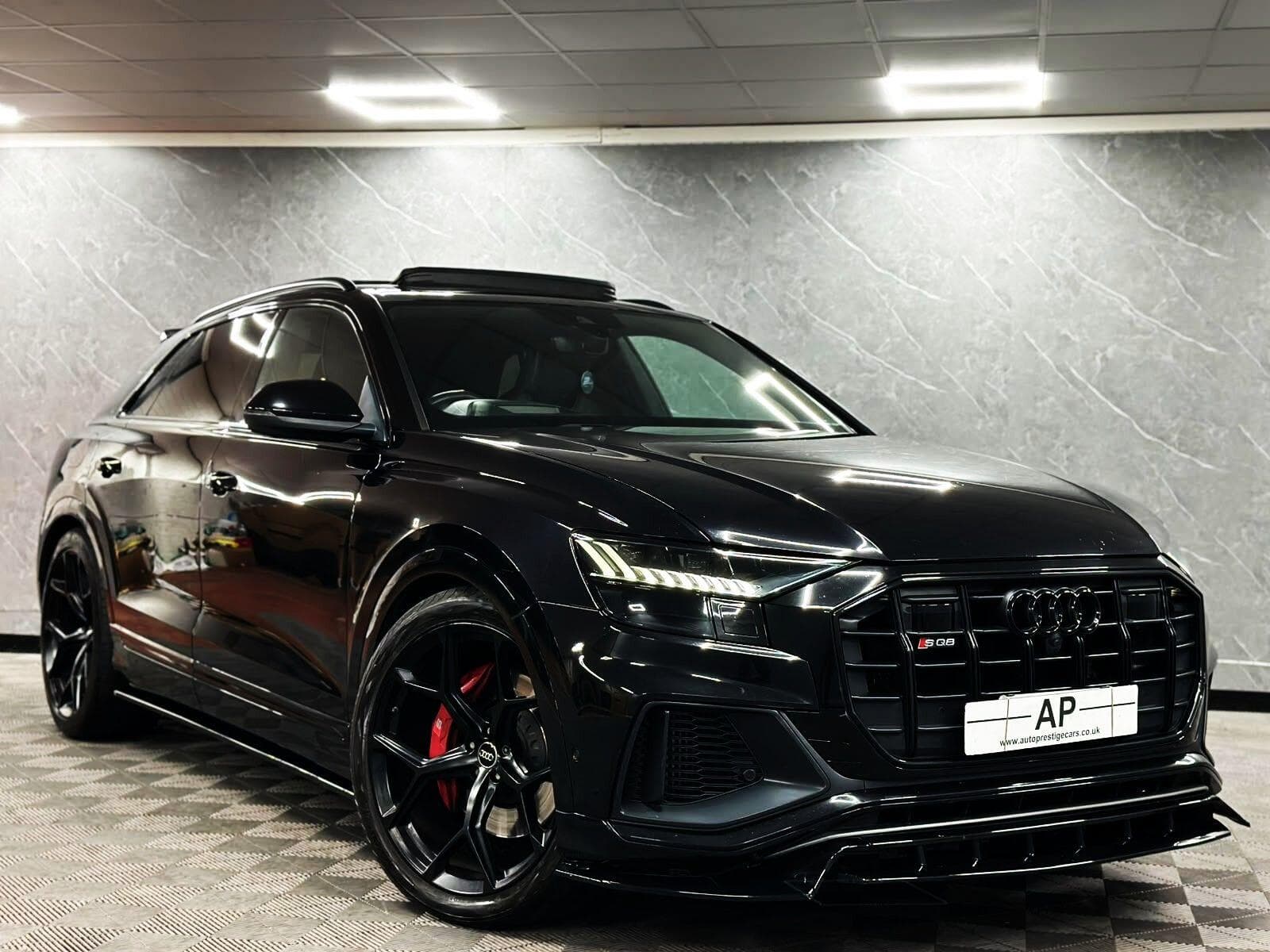 2019 Audi SQ8 - Image 3
