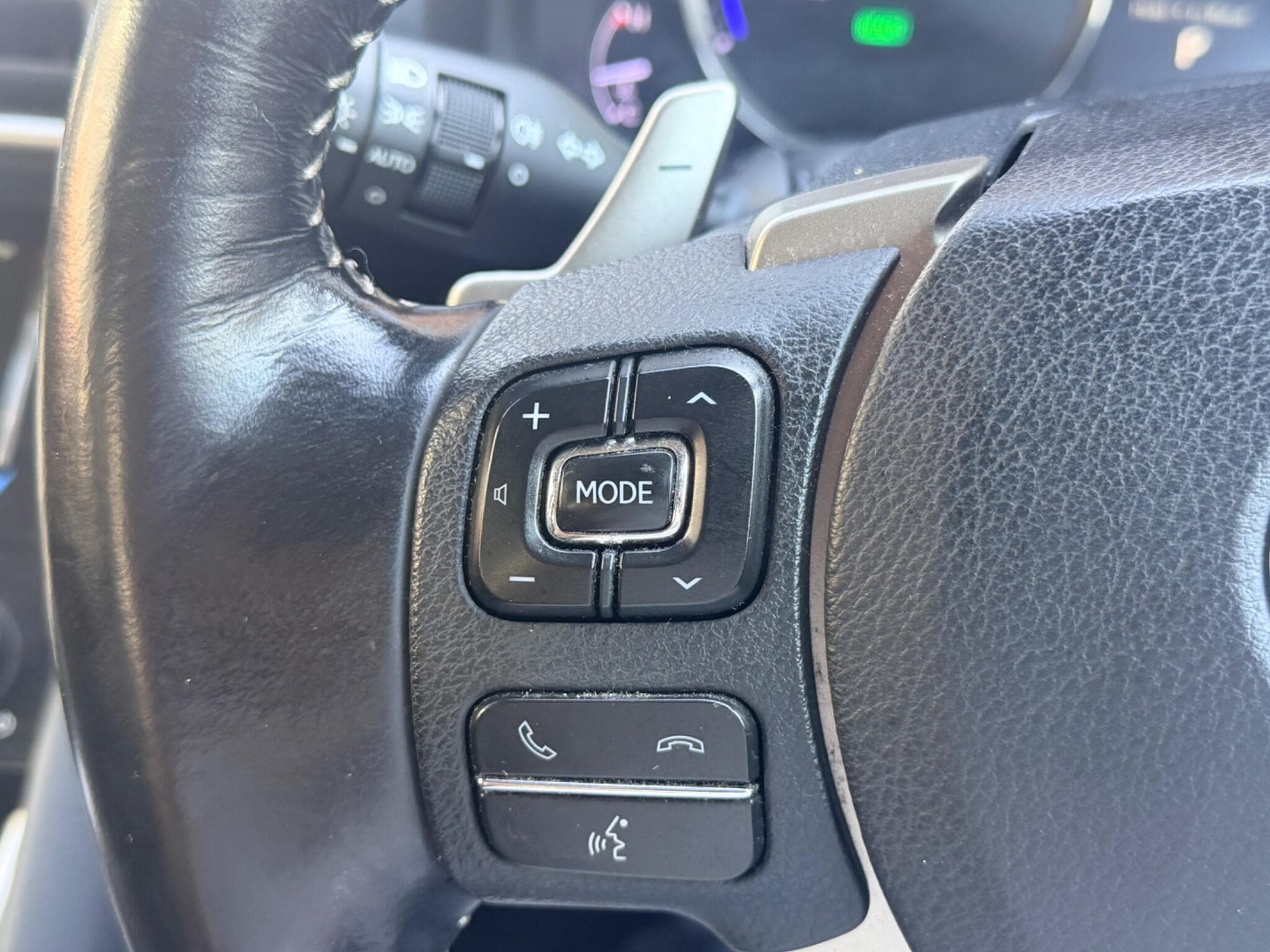 2017 Lexus IS - Thumbnail 17