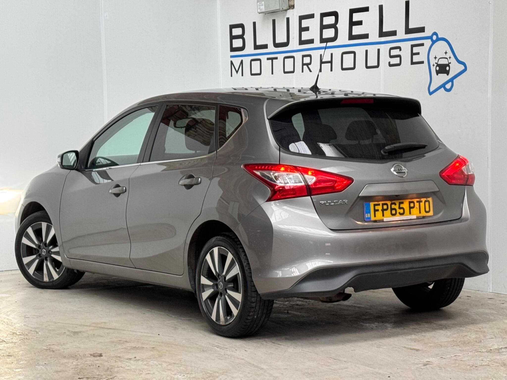 2015 Nissan Pulsar - Thumbnail 5