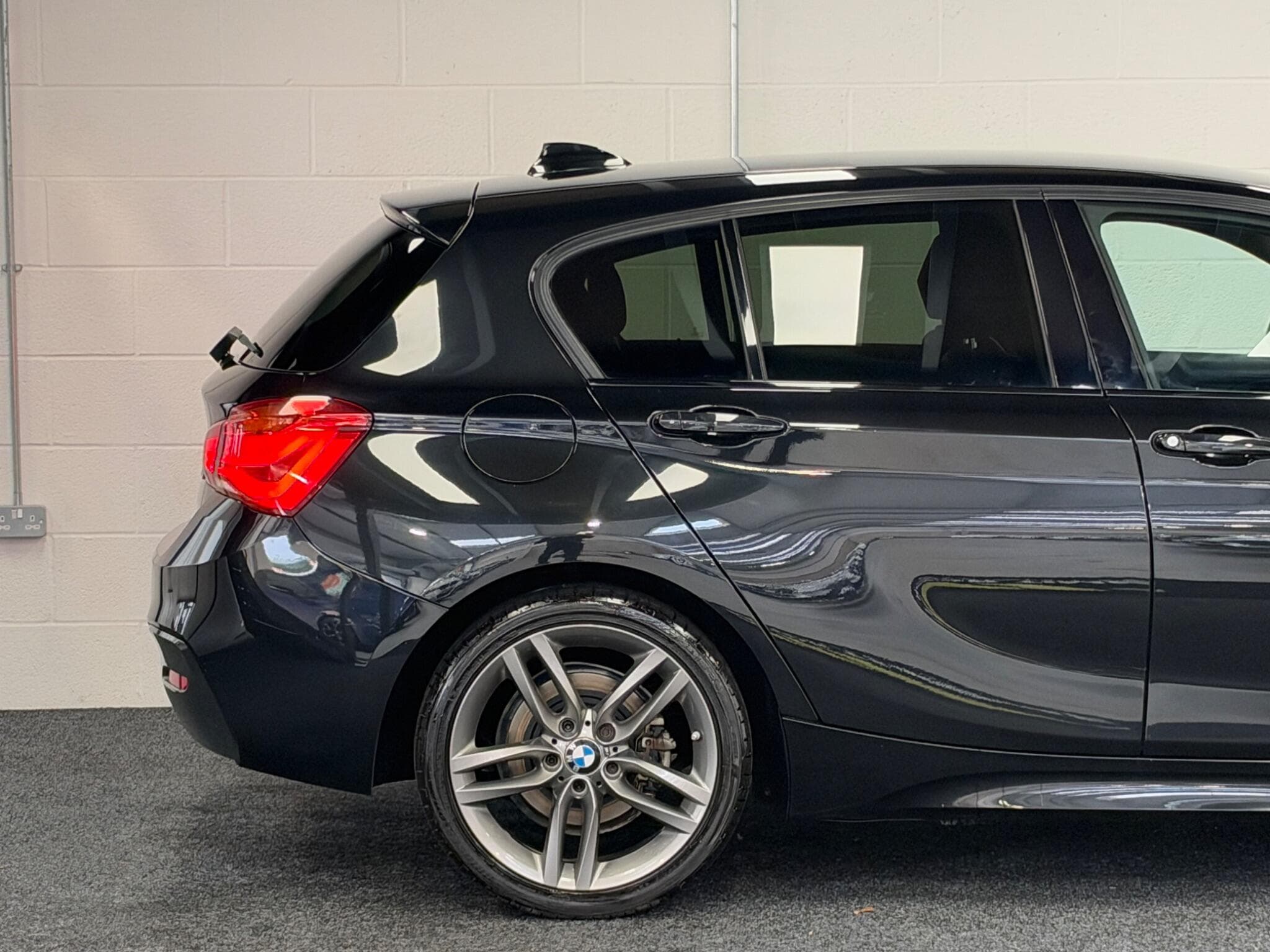 2019 BMW 1 Series - Thumbnail 29