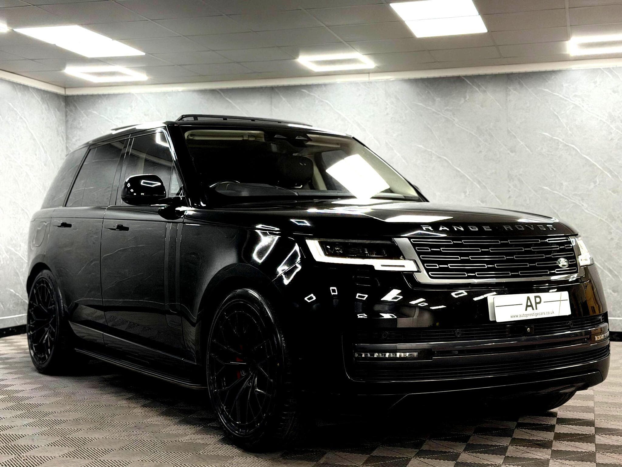 2022 Land Rover Range Rover - Thumbnail 13