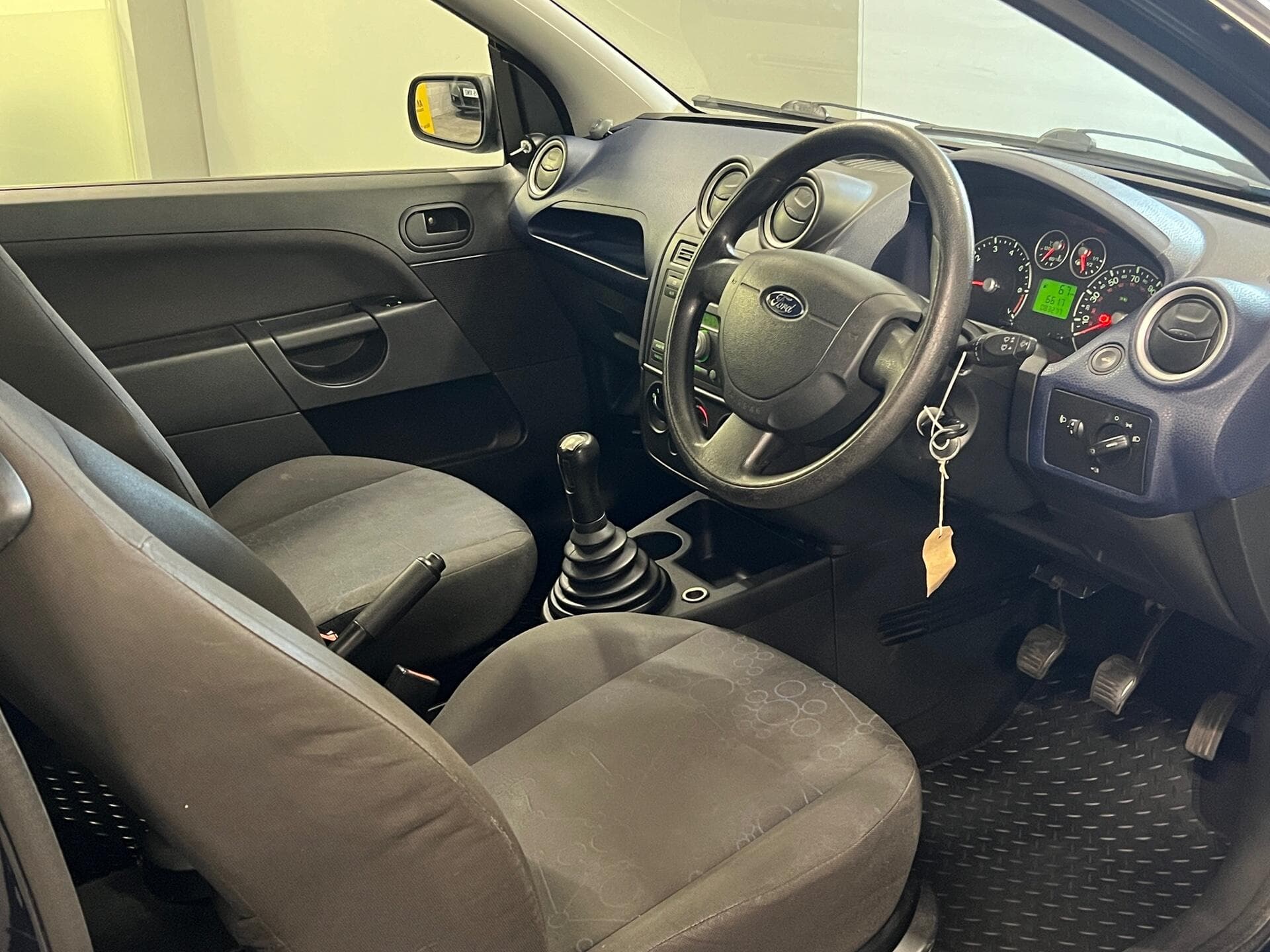 2005 Ford Fiesta - Thumbnail 21