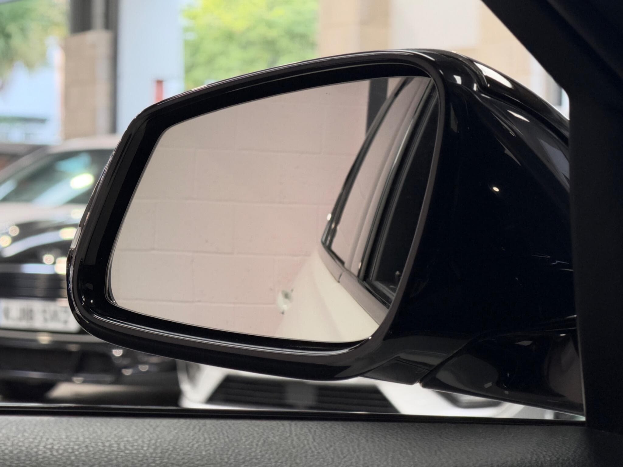 2017 BMW 3 Series - Thumbnail 46