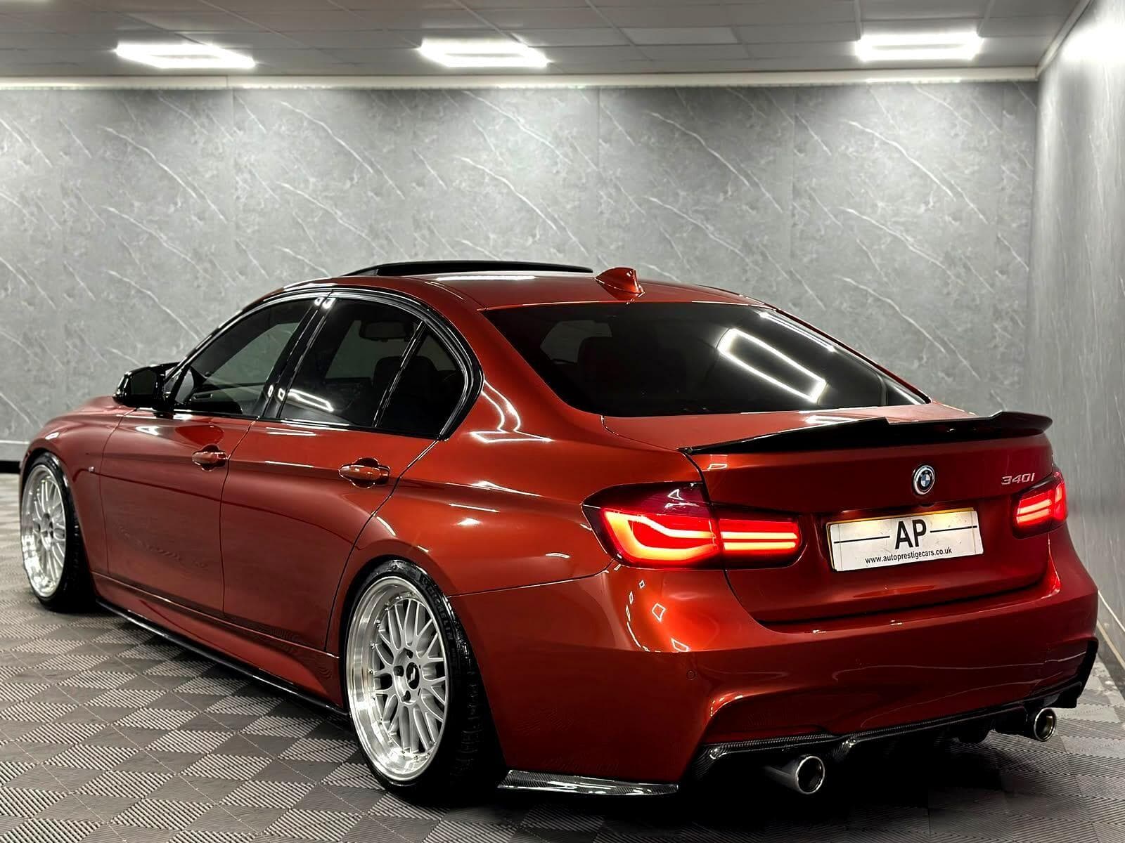 2017 BMW 3 Series - Thumbnail 32