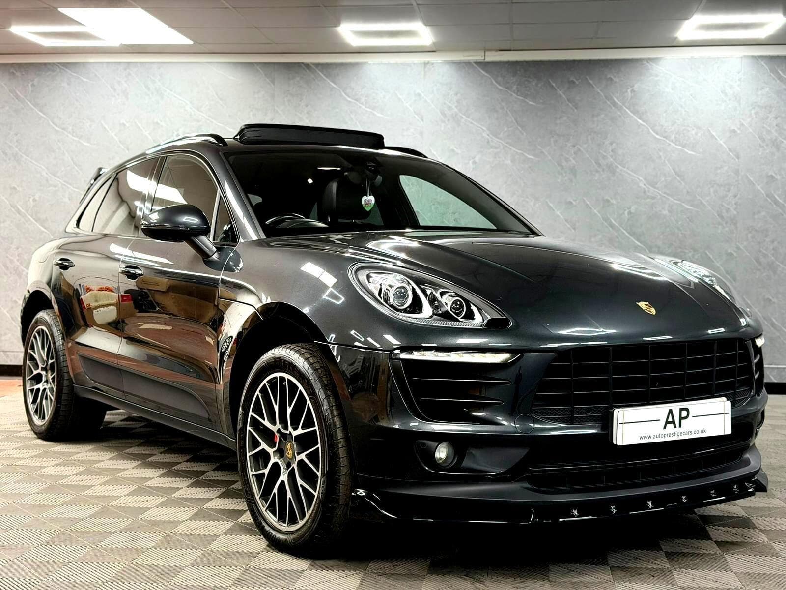 2017 Porsche Macan - Thumbnail 6