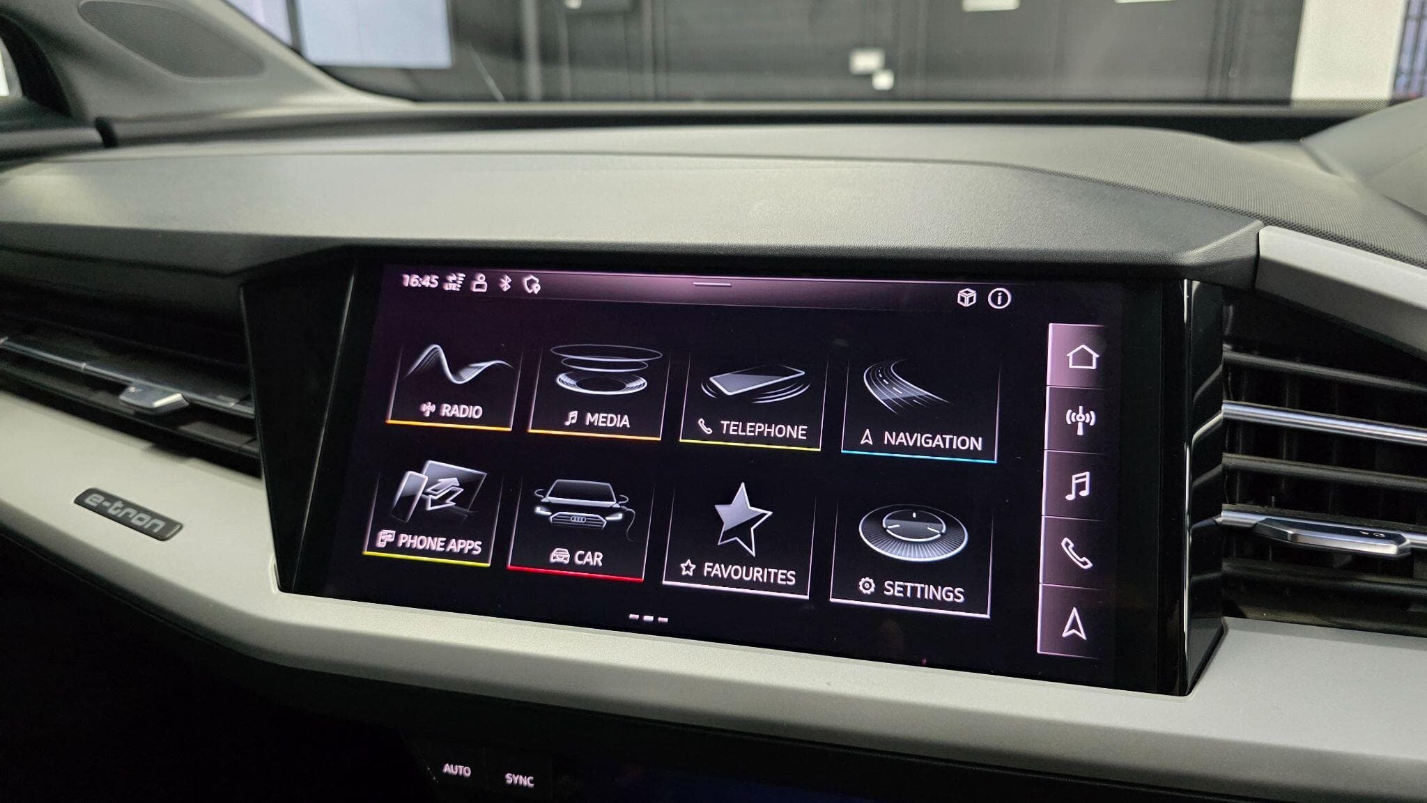 2022 Audi Q4 e-tron - Thumbnail 18