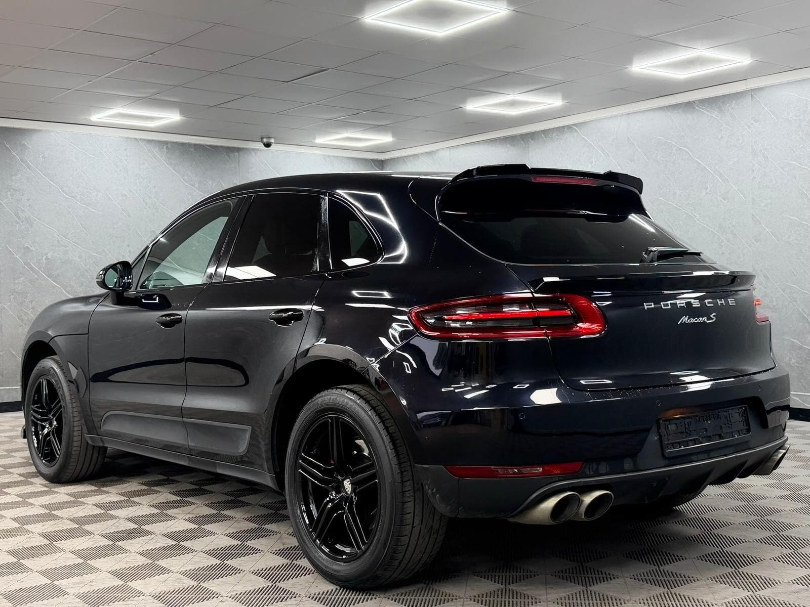 2017 Porsche Macan - Thumbnail 16