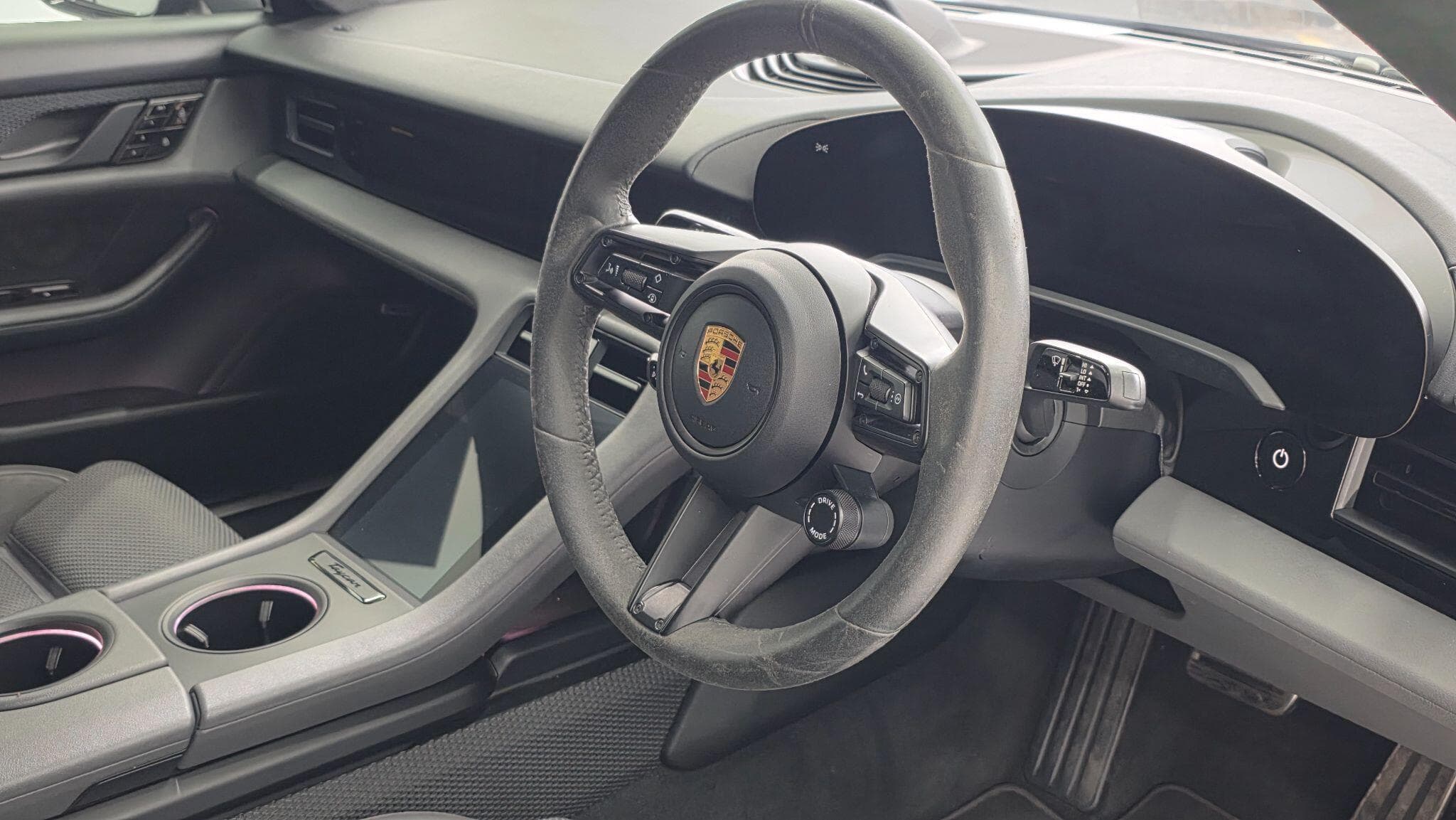 2020 Porsche Taycan - Thumbnail 10