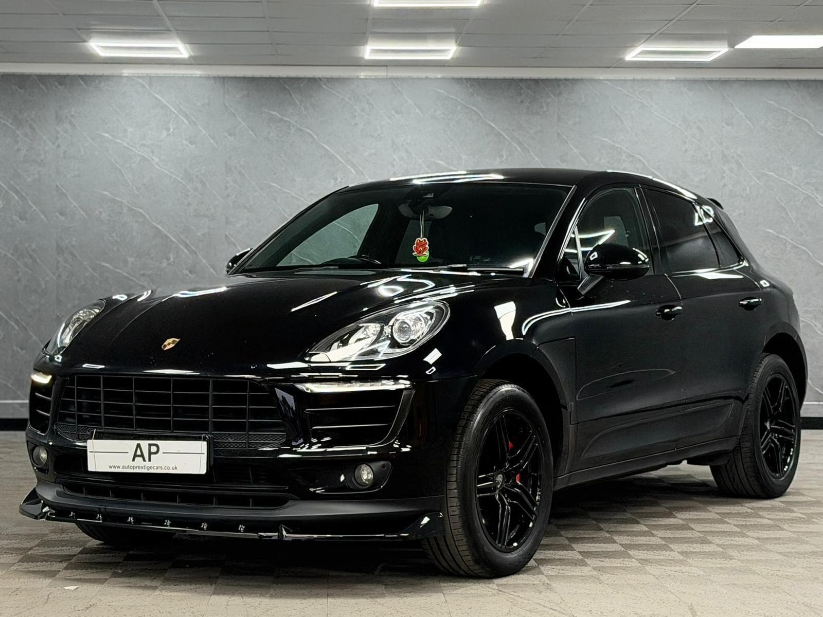 2017 Porsche Macan - Thumbnail 8