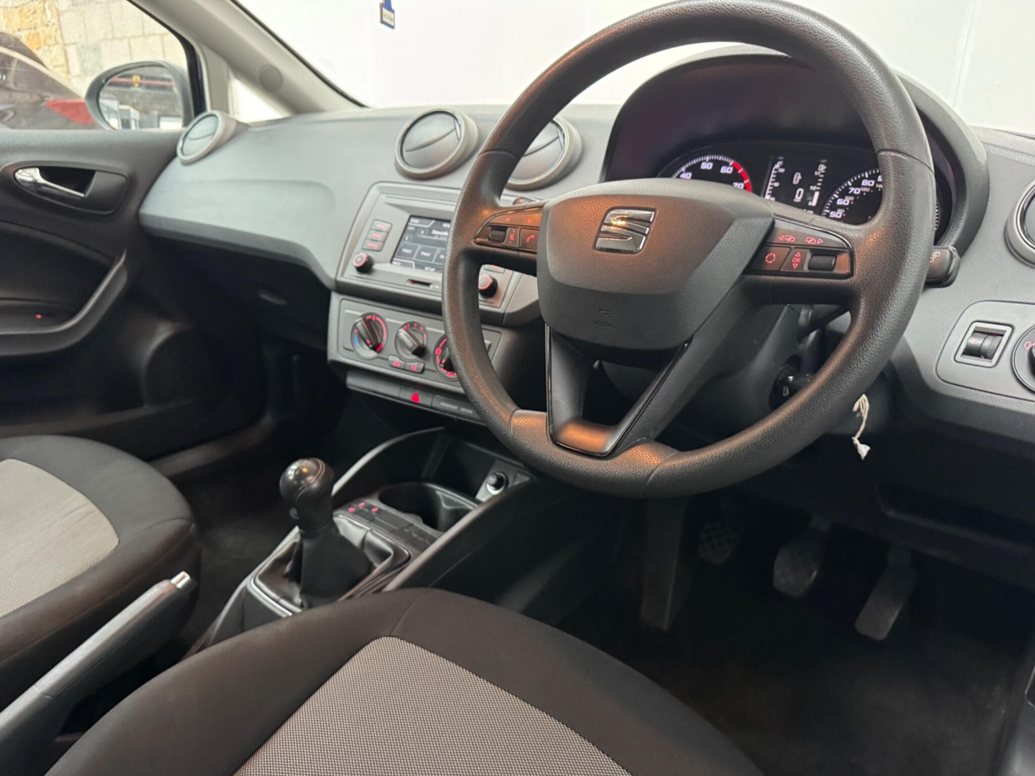 2016 SEAT Ibiza - Thumbnail 4