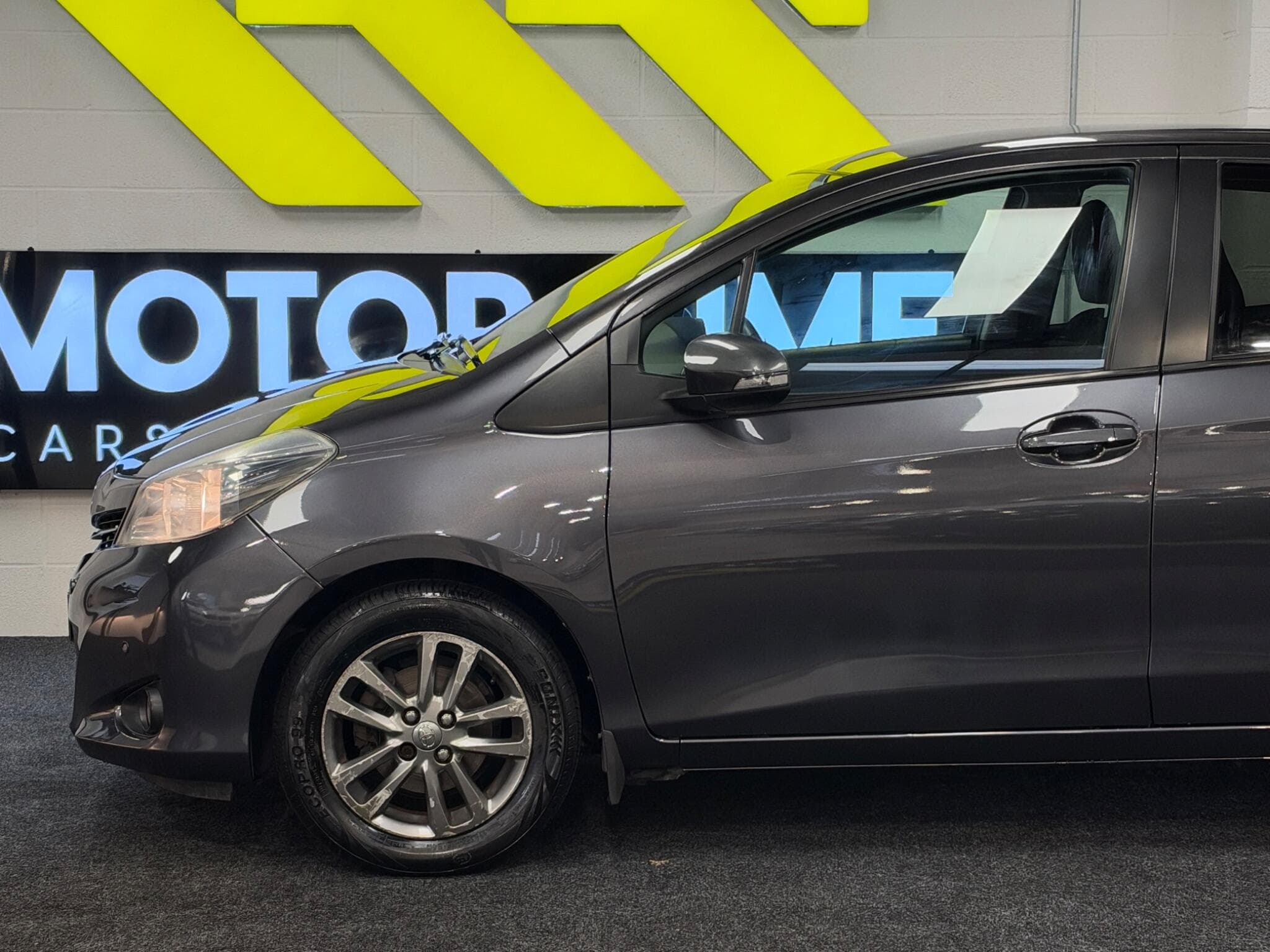 2014 Toyota Yaris - Thumbnail 9