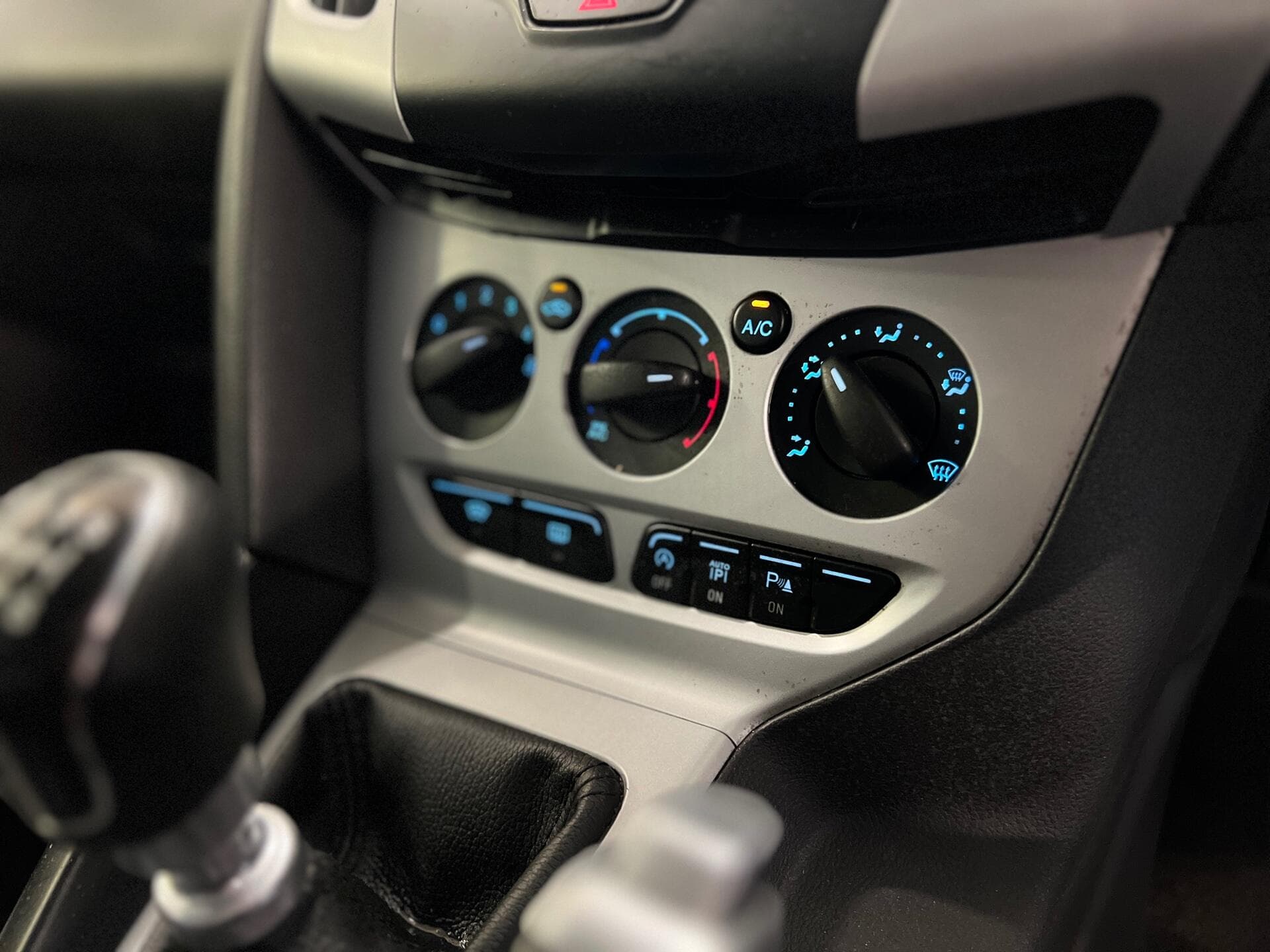 2014 Ford Focus - Thumbnail 41