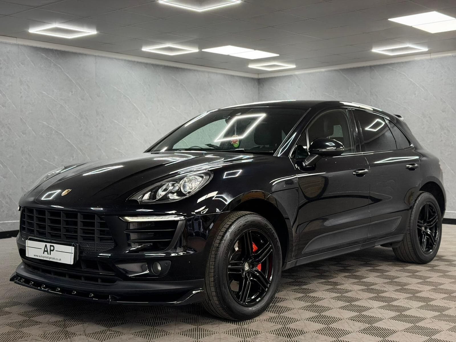 2017 Porsche Macan - Thumbnail 11