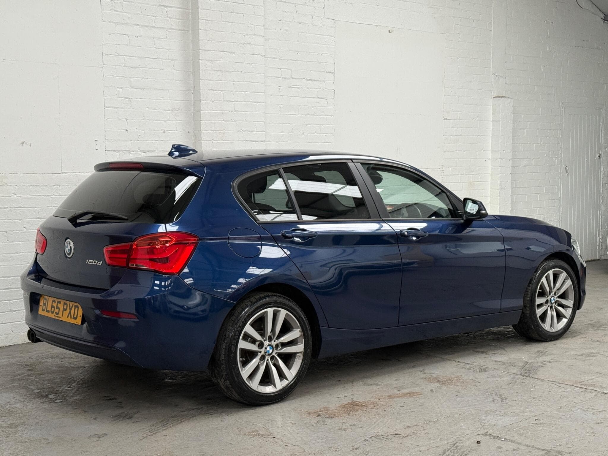 2016 BMW 1 Series - Thumbnail 9