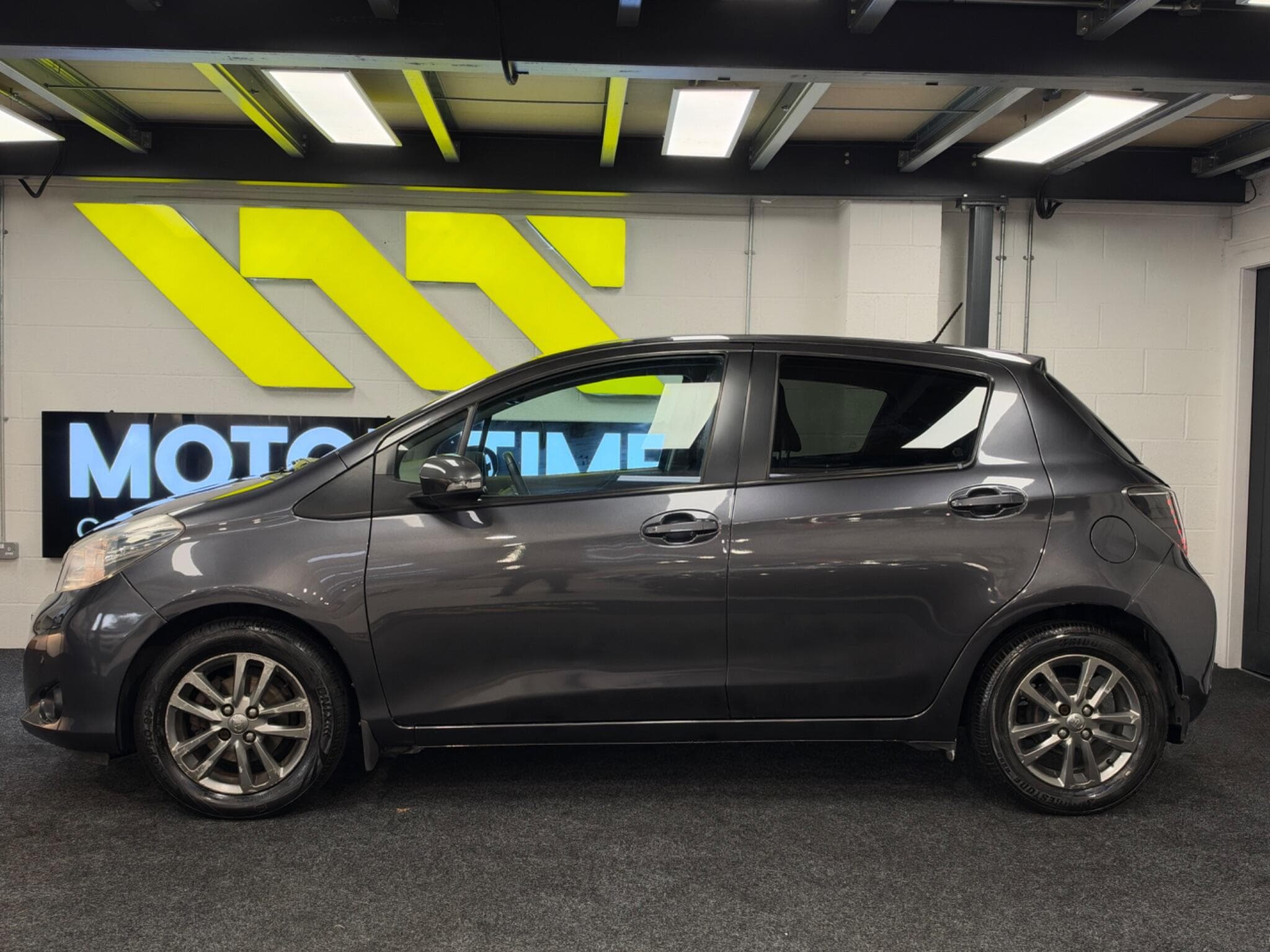 2014 Toyota Yaris - Thumbnail 8