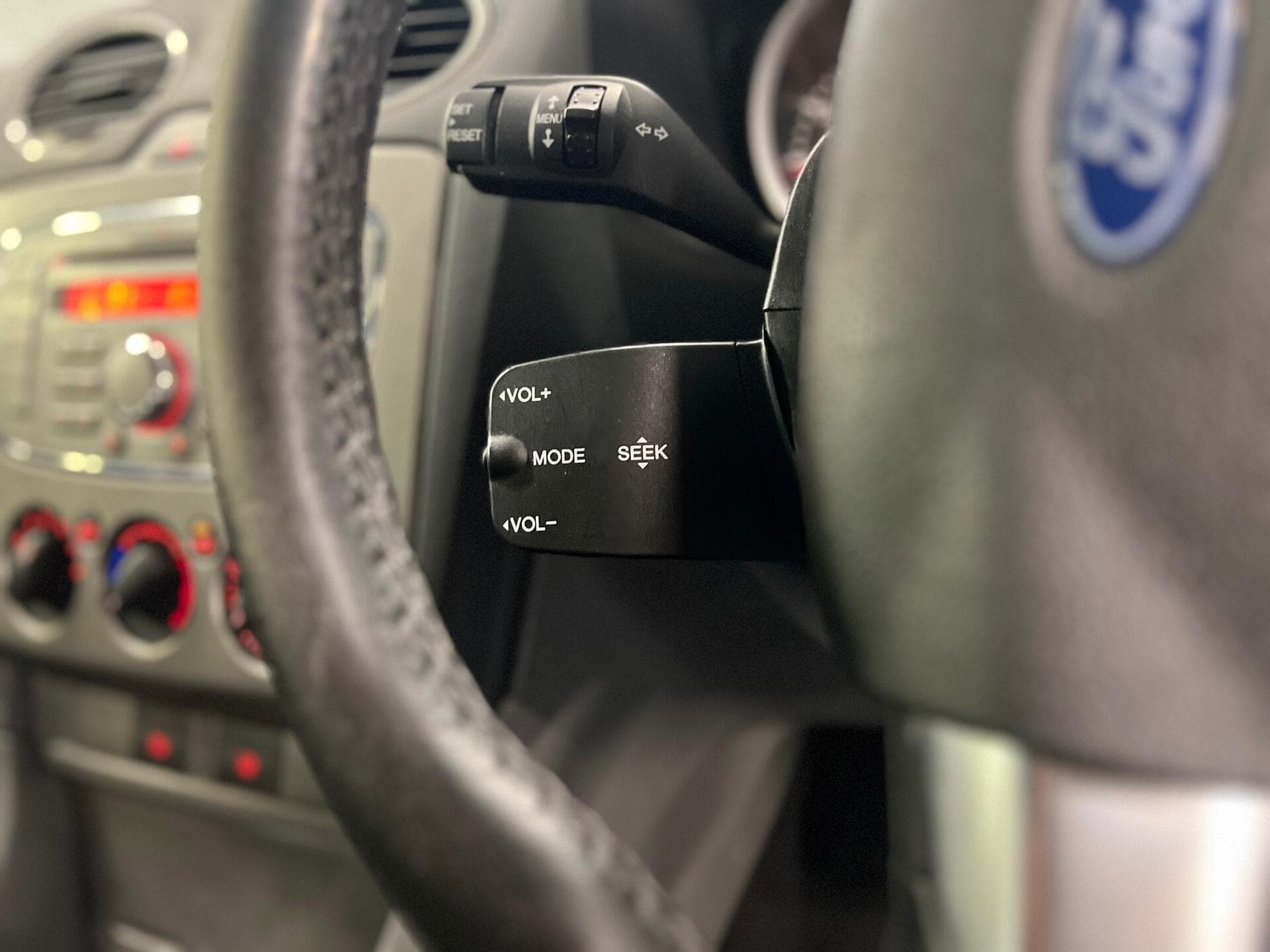 2009 Ford Focus - Thumbnail 21