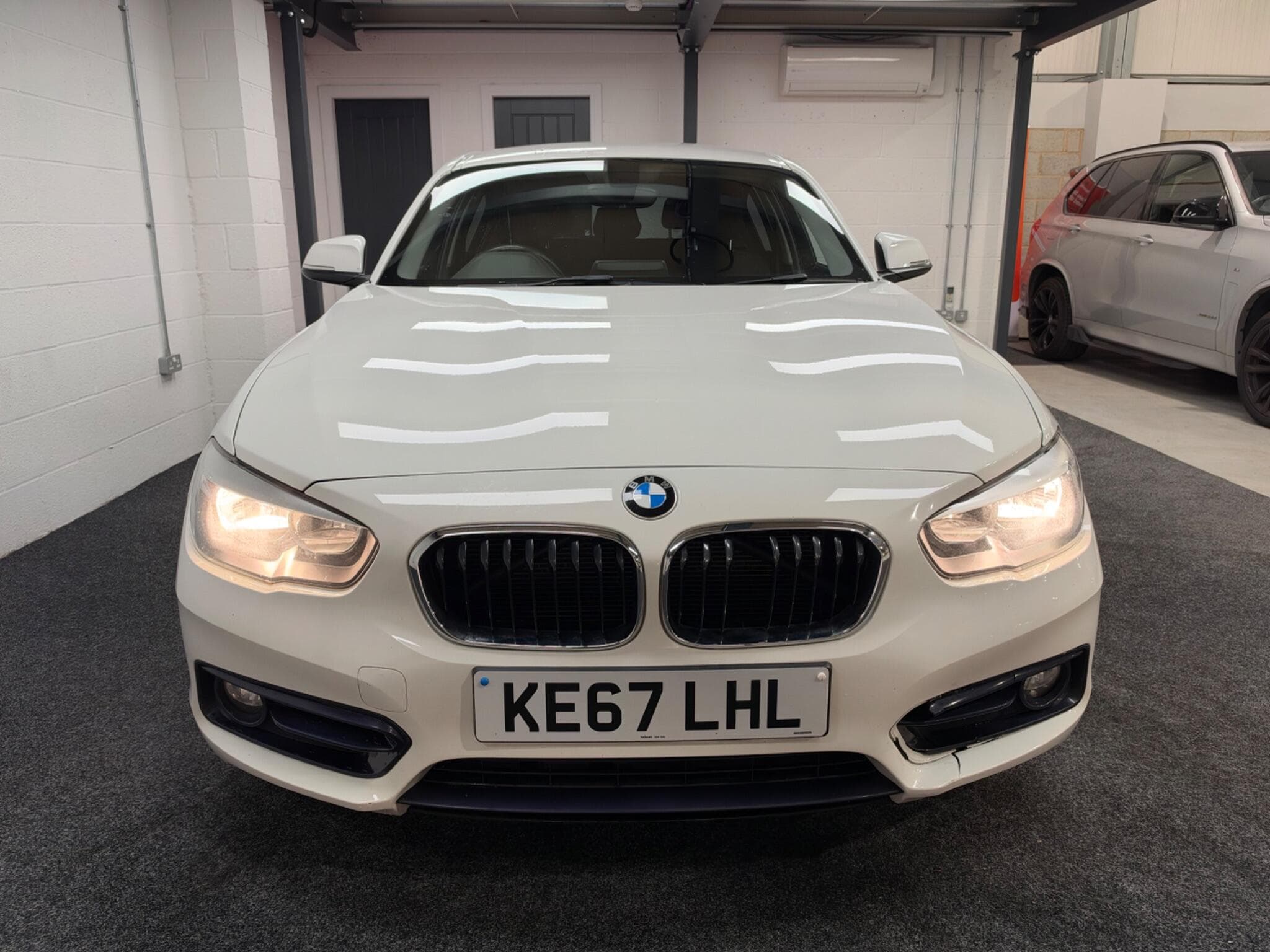 2017 BMW 1 Series - Thumbnail 3