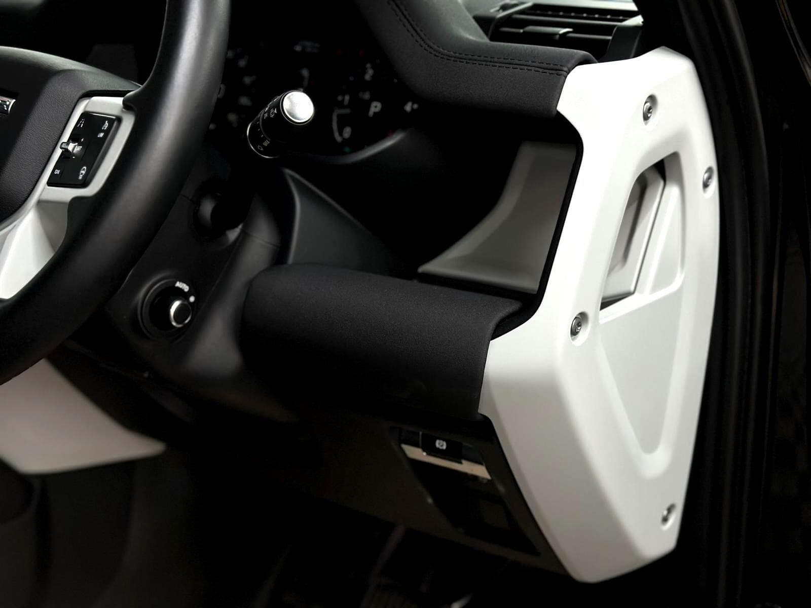 2024 Land Rover Defender 110 - Thumbnail 38