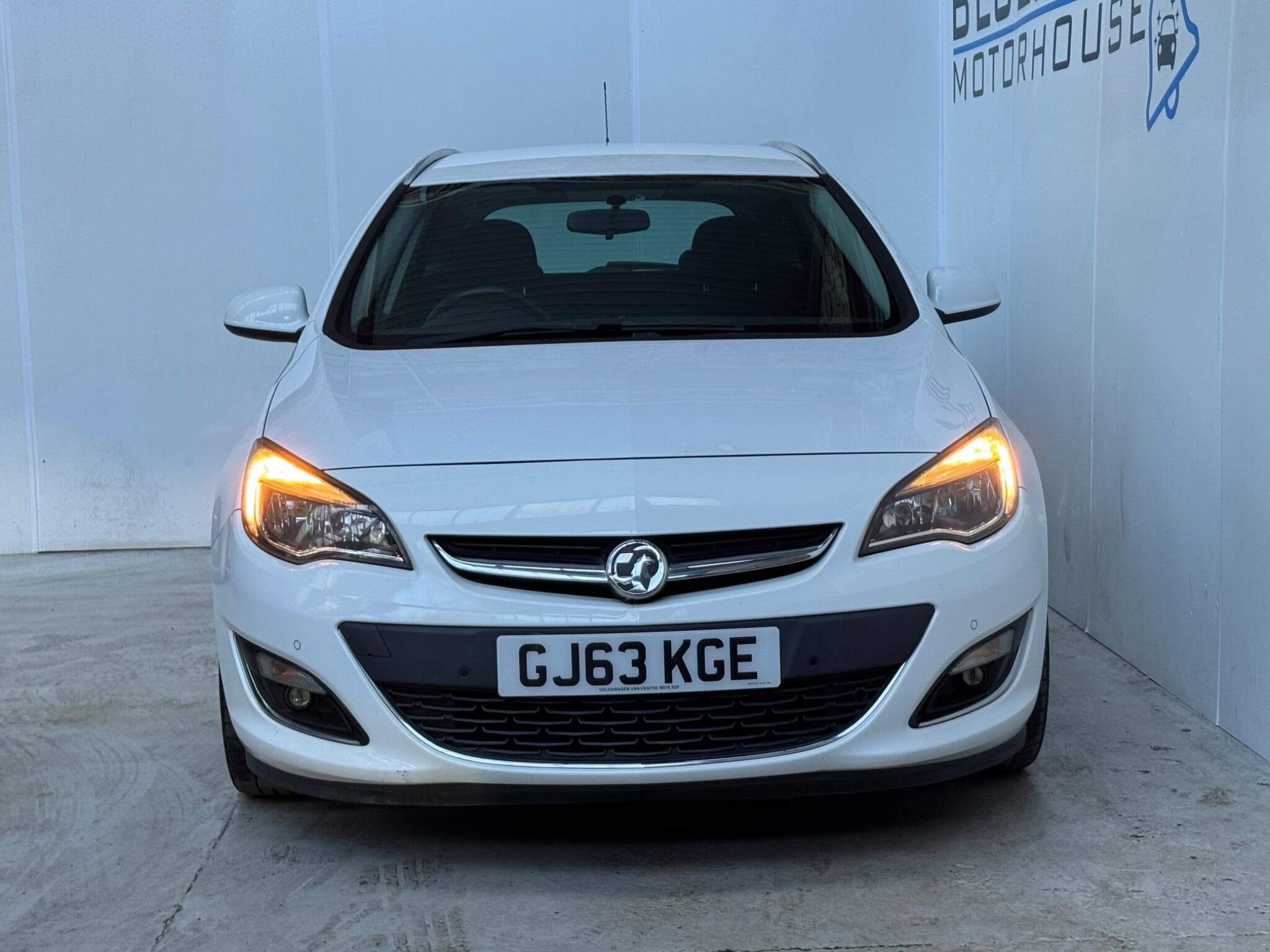 2013 Vauxhall Astra - Thumbnail 2