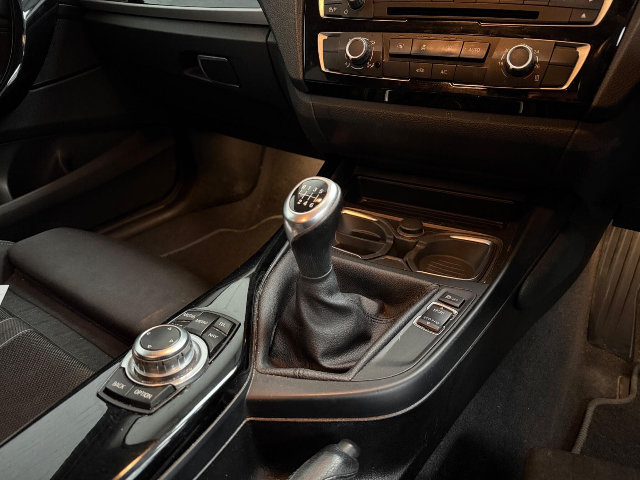 2016 BMW 1 Series - Thumbnail 11