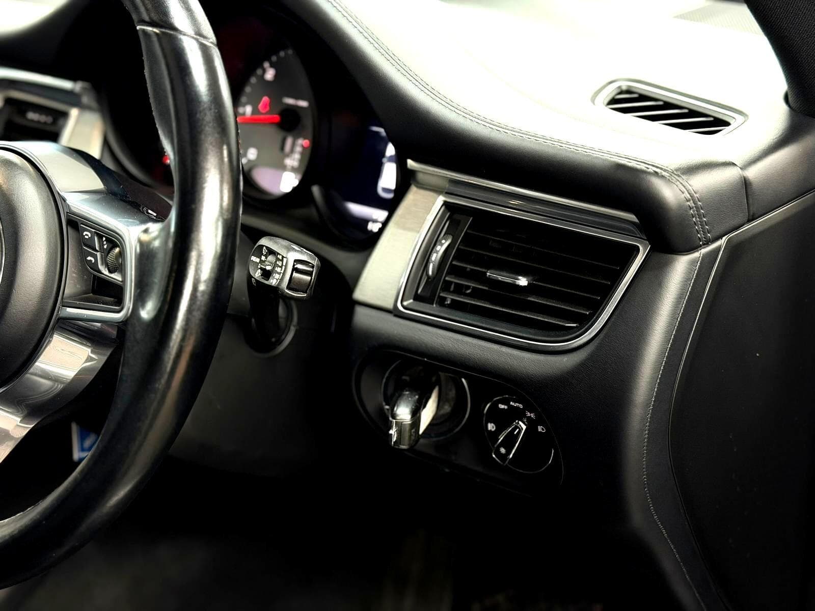 2017 Porsche Macan - Thumbnail 33