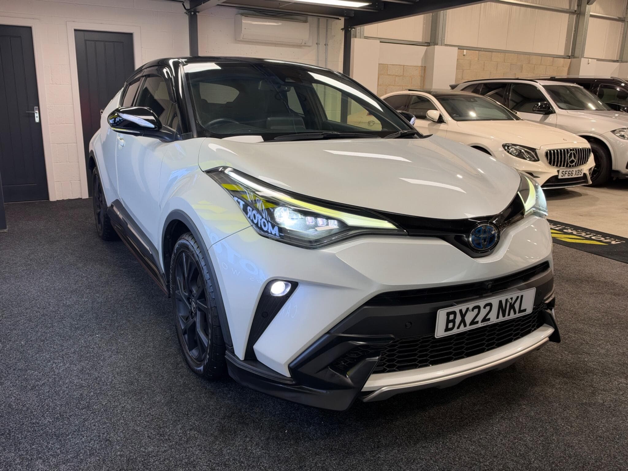 2022 Toyota C-HR - Image 2
