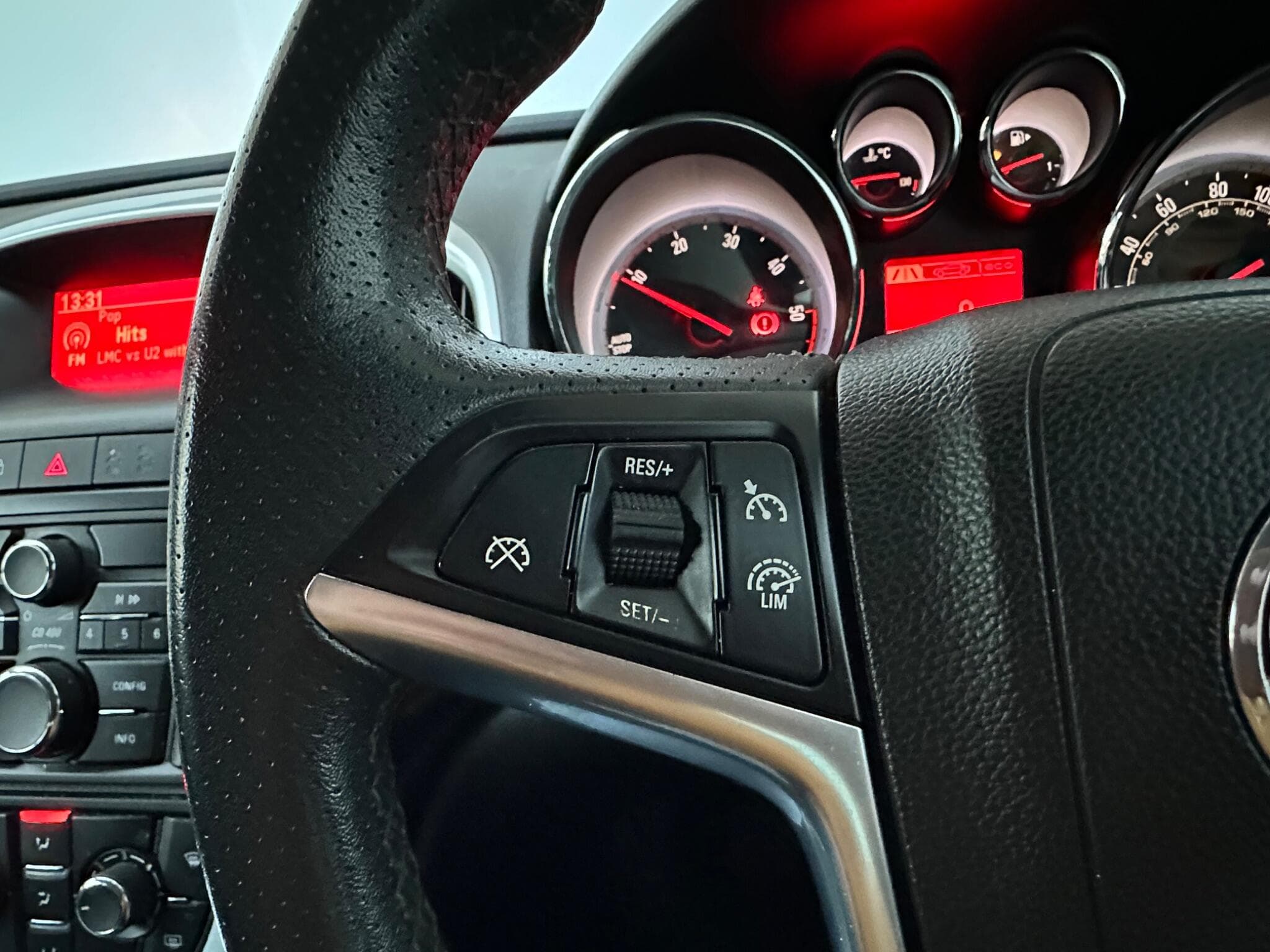 2014 Vauxhall Astra - Thumbnail 15