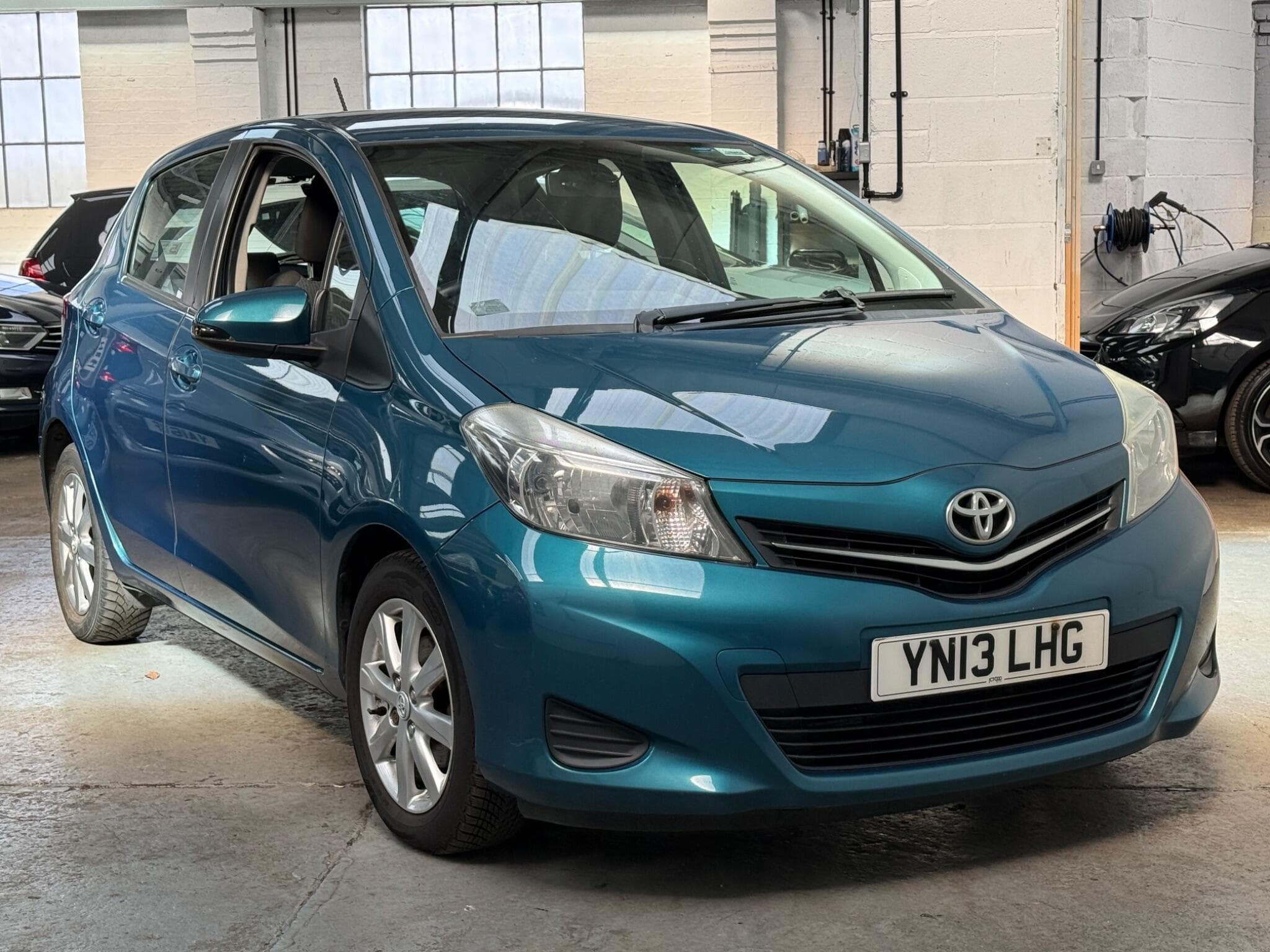2013 Toyota Yaris - Thumbnail 6