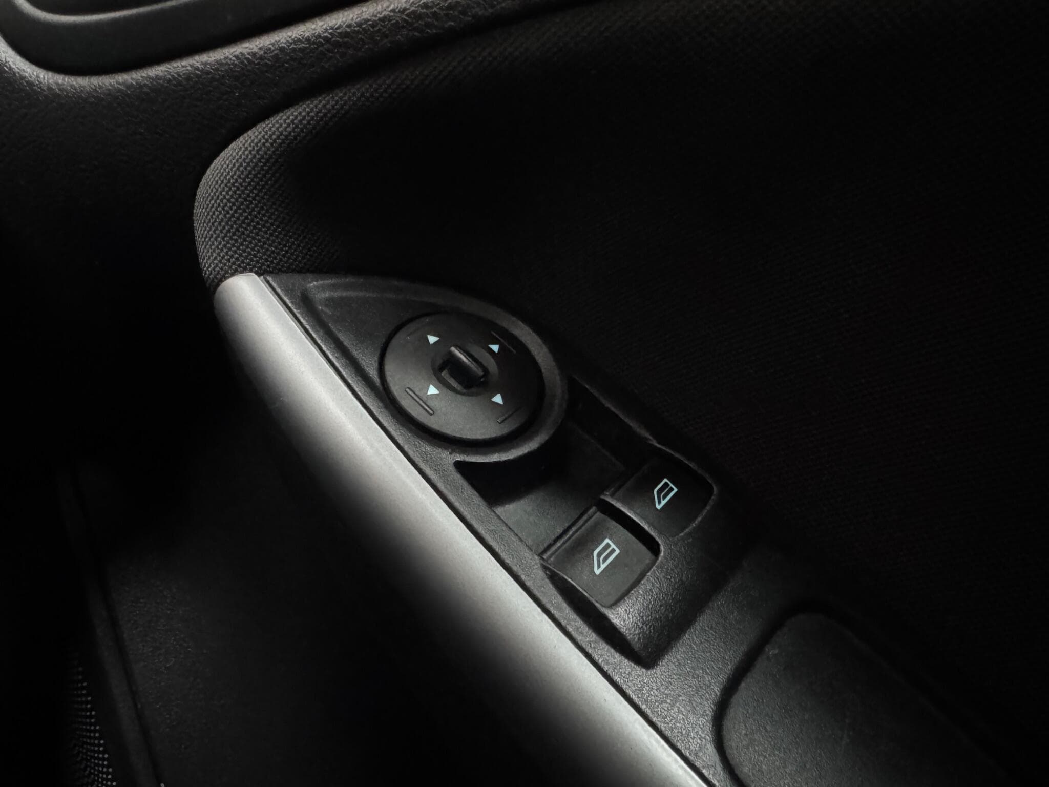2015 Ford Focus - Thumbnail 23