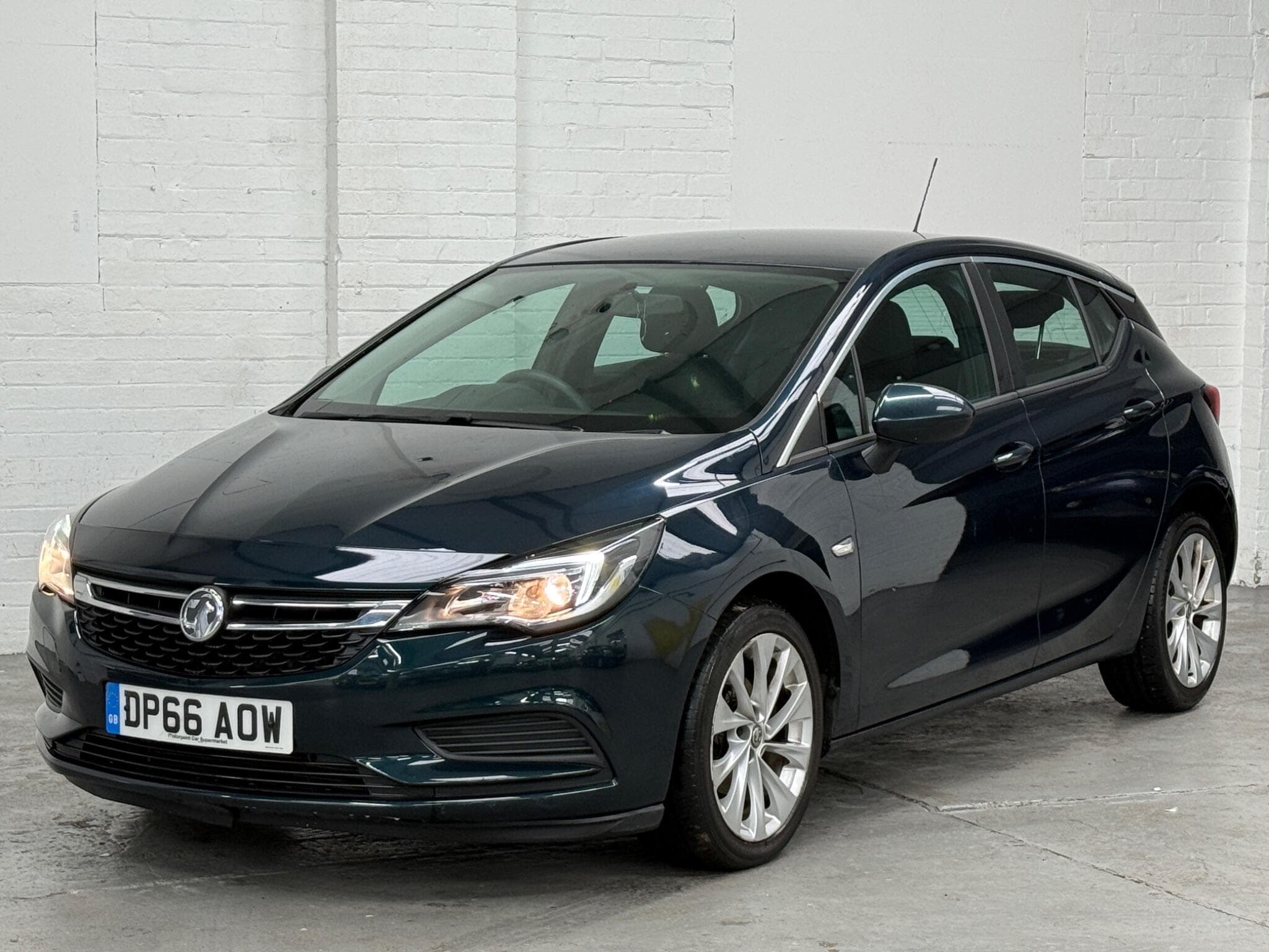 2016 Vauxhall Astra - Image 3